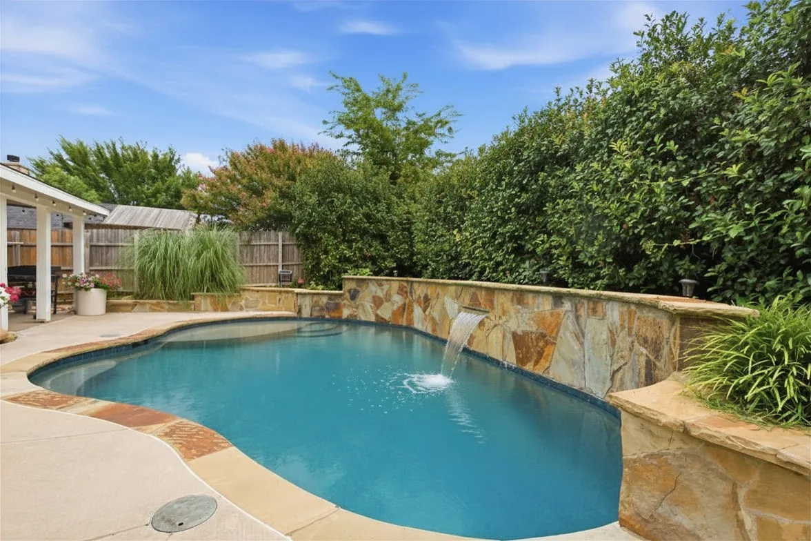 Single Family Residence For Sale in Collin County , 600 Crystal Falls Drive, Mc Kinney, Texas 75071, 3 Bedroom, 2 Bathroom, 2 Garage spaces, 1,746 Sqft, built in 2004, mls#21333965, Real Estate Agent in Mc Kinney, Homes For Sale in Collin county, Homes For Sale in Mc Kinney, Realtor in Mc Kinney Texas, Real Estate Brokerage Independent Realty Texas, Luminita Cordes Realtor