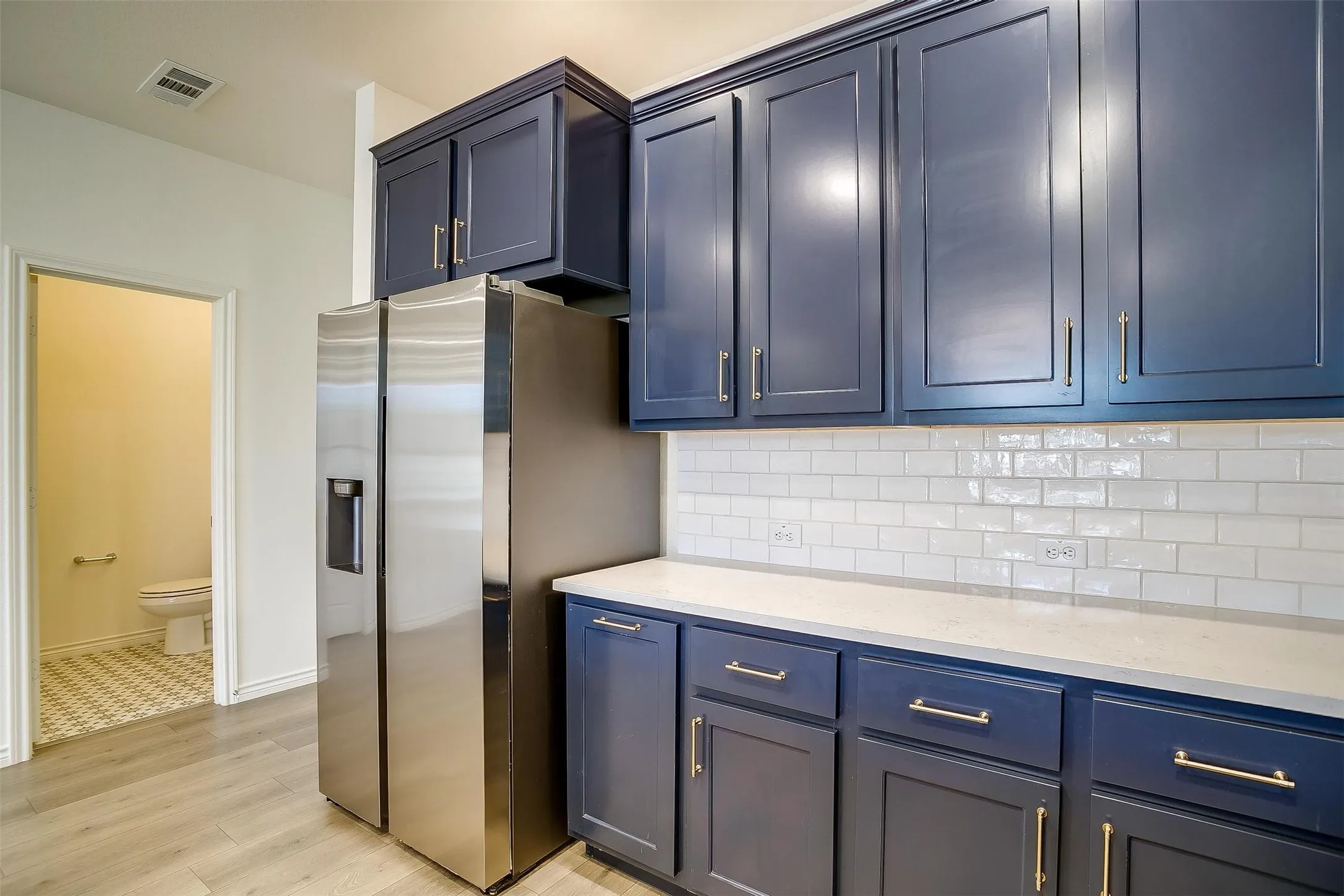 Single Family Residence For Rent in Tarrant County , 211 Athenia Drive, Fort Worth, Texas 76114, 3 Bedroom, 3 Bathroom, 2 Garage spaces, 1,652 Sqft, built in 2020, mls#21334717, Real Estate Agent in Fort Worth, Homes For Rent in Tarrant county, Homes For Rent in Fort Worth, Realtor in Fort Worth Texas, Real Estate Brokerage Independent Realty Texas, Luminita Cordes Realtor