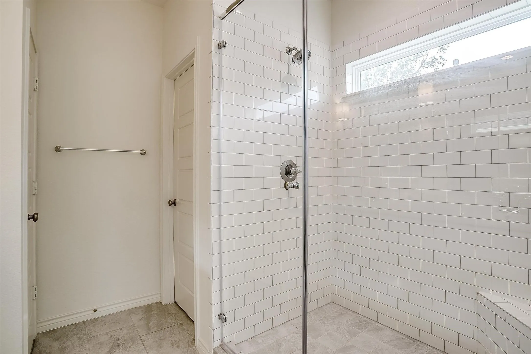 Single Family Residence For Rent in Tarrant County , 211 Athenia Drive, Fort Worth, Texas 76114, 3 Bedroom, 3 Bathroom, 2 Garage spaces, 1,652 Sqft, built in 2020, mls#21334717, Real Estate Agent in Fort Worth, Homes For Rent in Tarrant county, Homes For Rent in Fort Worth, Realtor in Fort Worth Texas, Real Estate Brokerage Independent Realty Texas, Luminita Cordes Realtor