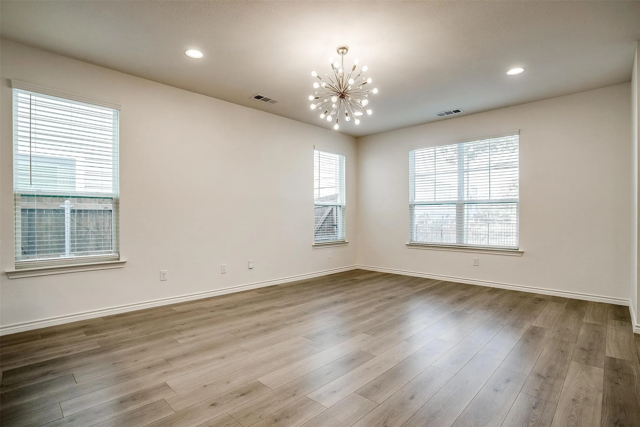 Single Family Residence For Rent in Tarrant County , 211 Athenia Drive, Fort Worth, Texas 76114, 3 Bedroom, 3 Bathroom, 2 Garage spaces, 1,652 Sqft, built in 2020, mls#21334717, Real Estate Agent in Fort Worth, Homes For Rent in Tarrant county, Homes For Rent in Fort Worth, Realtor in Fort Worth Texas, Real Estate Brokerage Independent Realty Texas, Luminita Cordes Realtor