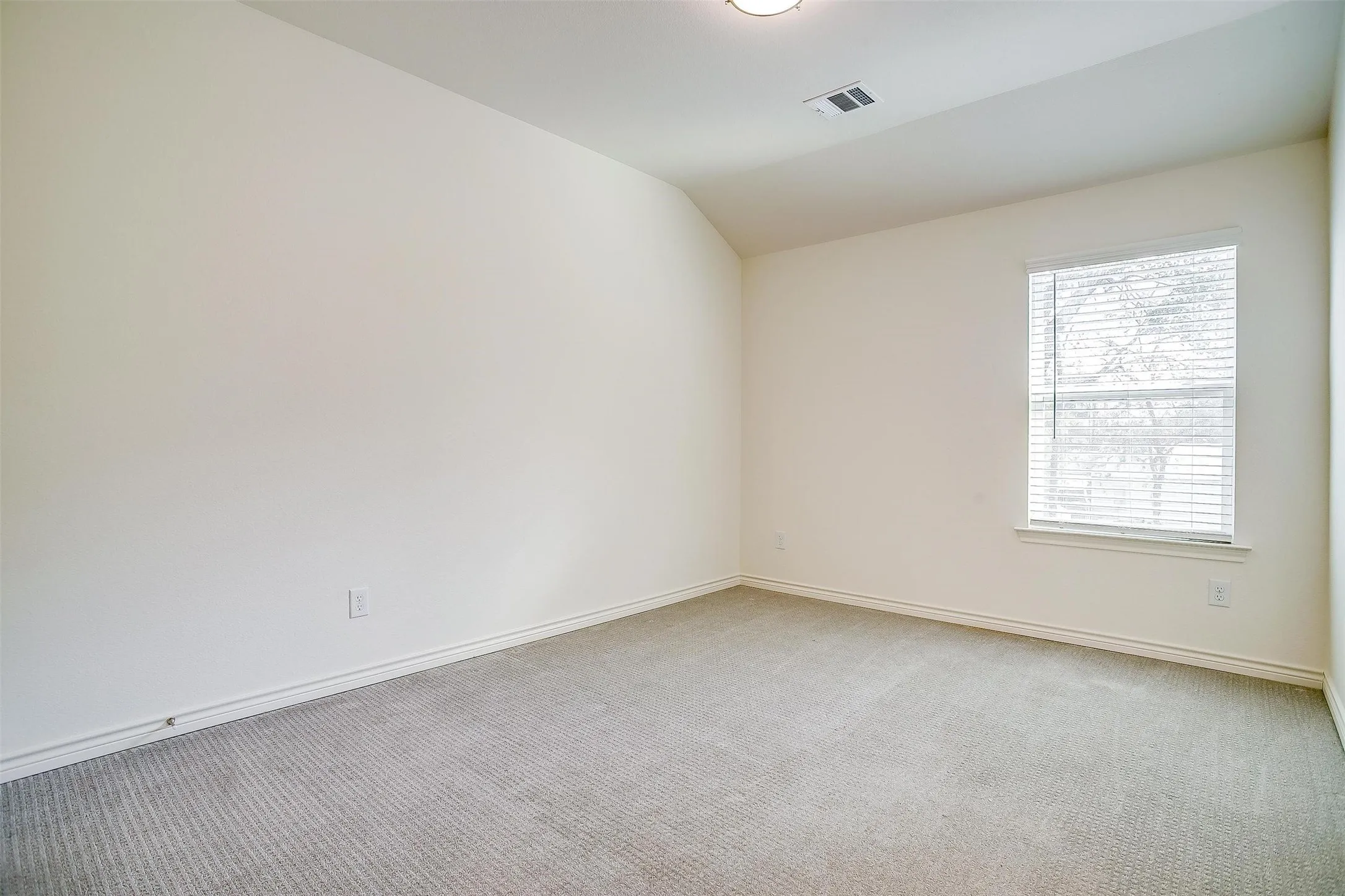 Single Family Residence For Rent in Tarrant County , 211 Athenia Drive, Fort Worth, Texas 76114, 3 Bedroom, 3 Bathroom, 2 Garage spaces, 1,652 Sqft, built in 2020, mls#21334717, Real Estate Agent in Fort Worth, Homes For Rent in Tarrant county, Homes For Rent in Fort Worth, Realtor in Fort Worth Texas, Real Estate Brokerage Independent Realty Texas, Luminita Cordes Realtor