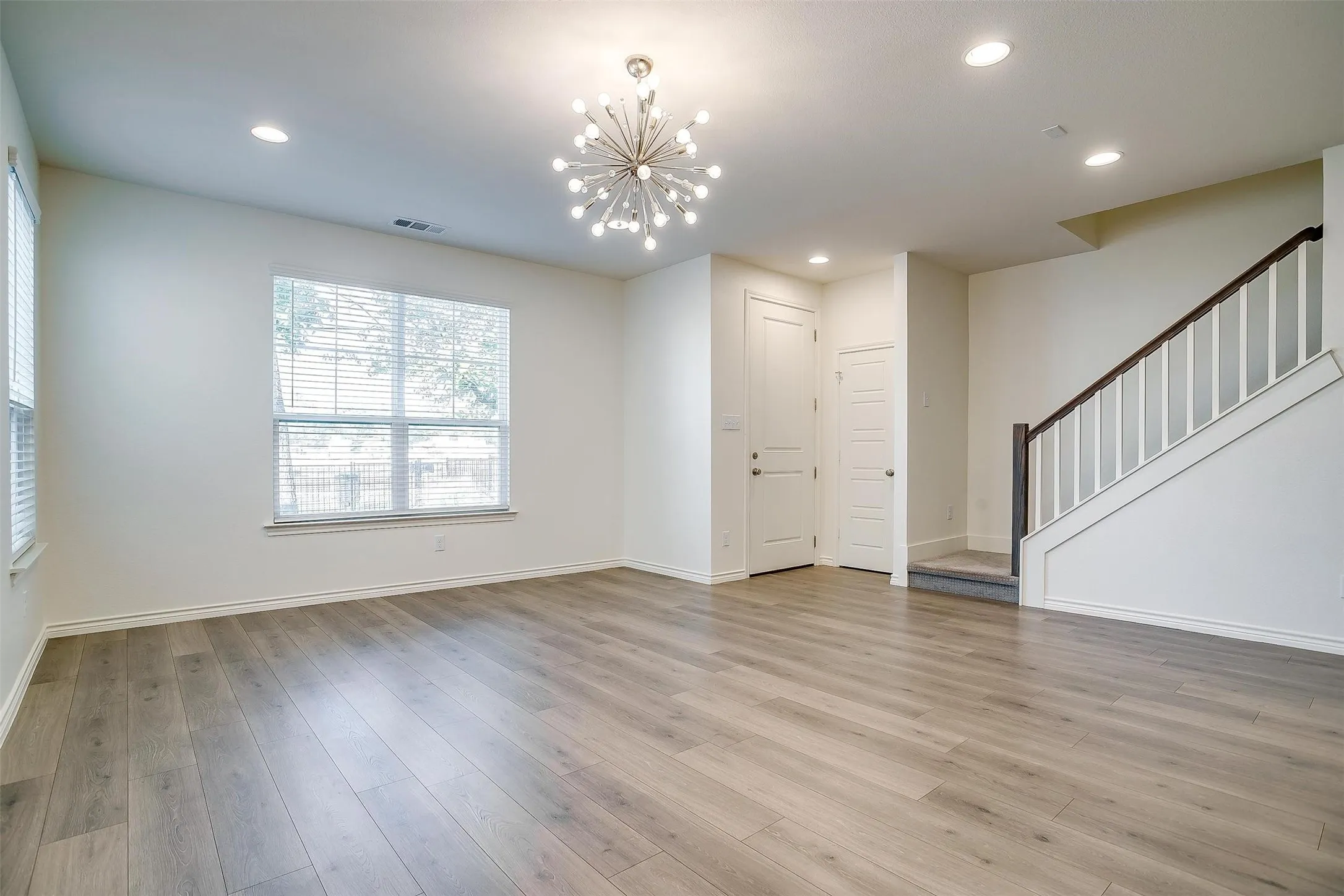 Single Family Residence For Rent in Tarrant County , 211 Athenia Drive, Fort Worth, Texas 76114, 3 Bedroom, 3 Bathroom, 2 Garage spaces, 1,652 Sqft, built in 2020, mls#21334717, Real Estate Agent in Fort Worth, Homes For Rent in Tarrant county, Homes For Rent in Fort Worth, Realtor in Fort Worth Texas, Real Estate Brokerage Independent Realty Texas, Luminita Cordes Realtor