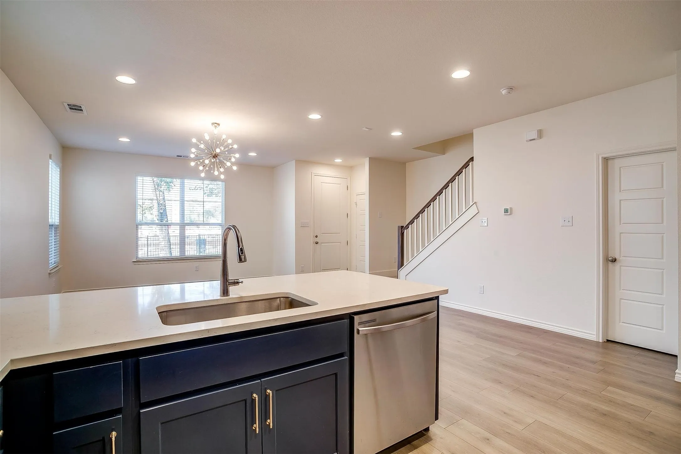 Single Family Residence For Rent in Tarrant County , 211 Athenia Drive, Fort Worth, Texas 76114, 3 Bedroom, 3 Bathroom, 2 Garage spaces, 1,652 Sqft, built in 2020, mls#21334717, Real Estate Agent in Fort Worth, Homes For Rent in Tarrant county, Homes For Rent in Fort Worth, Realtor in Fort Worth Texas, Real Estate Brokerage Independent Realty Texas, Luminita Cordes Realtor