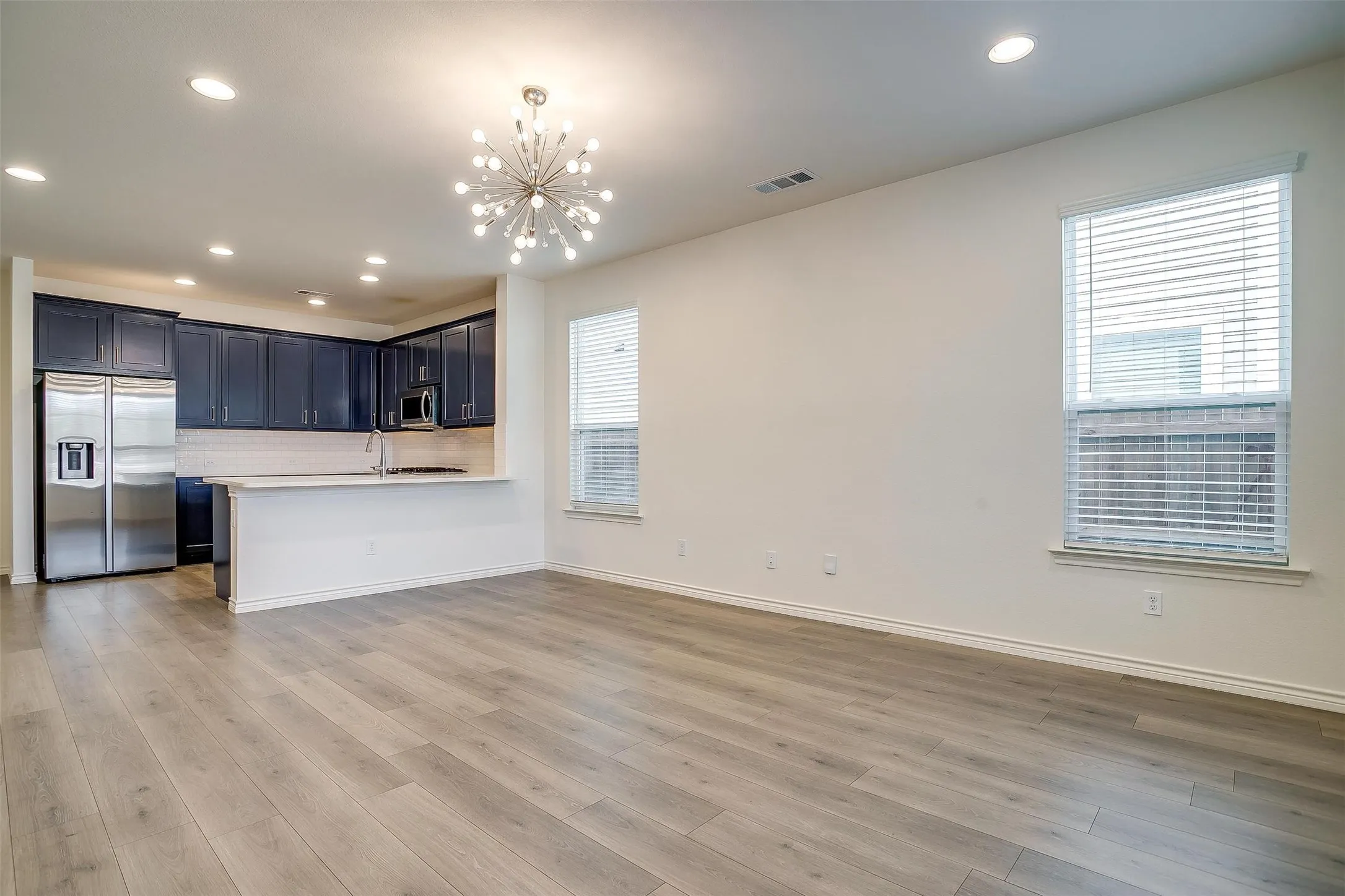 Single Family Residence For Rent in Tarrant County , 211 Athenia Drive, Fort Worth, Texas 76114, 3 Bedroom, 3 Bathroom, 2 Garage spaces, 1,652 Sqft, built in 2020, mls#21334717, Real Estate Agent in Fort Worth, Homes For Rent in Tarrant county, Homes For Rent in Fort Worth, Realtor in Fort Worth Texas, Real Estate Brokerage Independent Realty Texas, Luminita Cordes Realtor