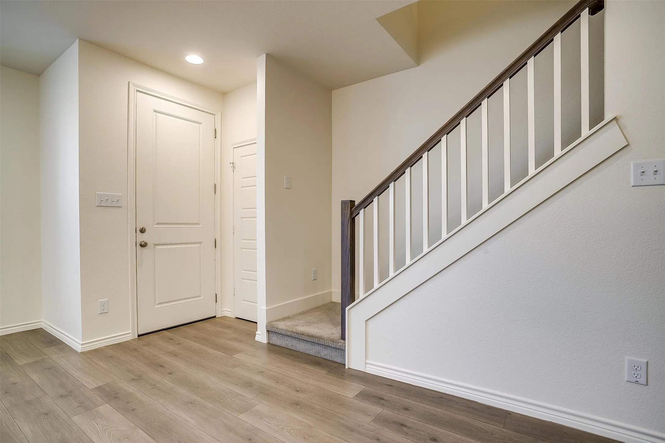 Single Family Residence For Rent in Tarrant County , 211 Athenia Drive, Fort Worth, Texas 76114, 3 Bedroom, 3 Bathroom, 2 Garage spaces, 1,652 Sqft, built in 2020, mls#21334717, Real Estate Agent in Fort Worth, Homes For Rent in Tarrant county, Homes For Rent in Fort Worth, Realtor in Fort Worth Texas, Real Estate Brokerage Independent Realty Texas, Luminita Cordes Realtor