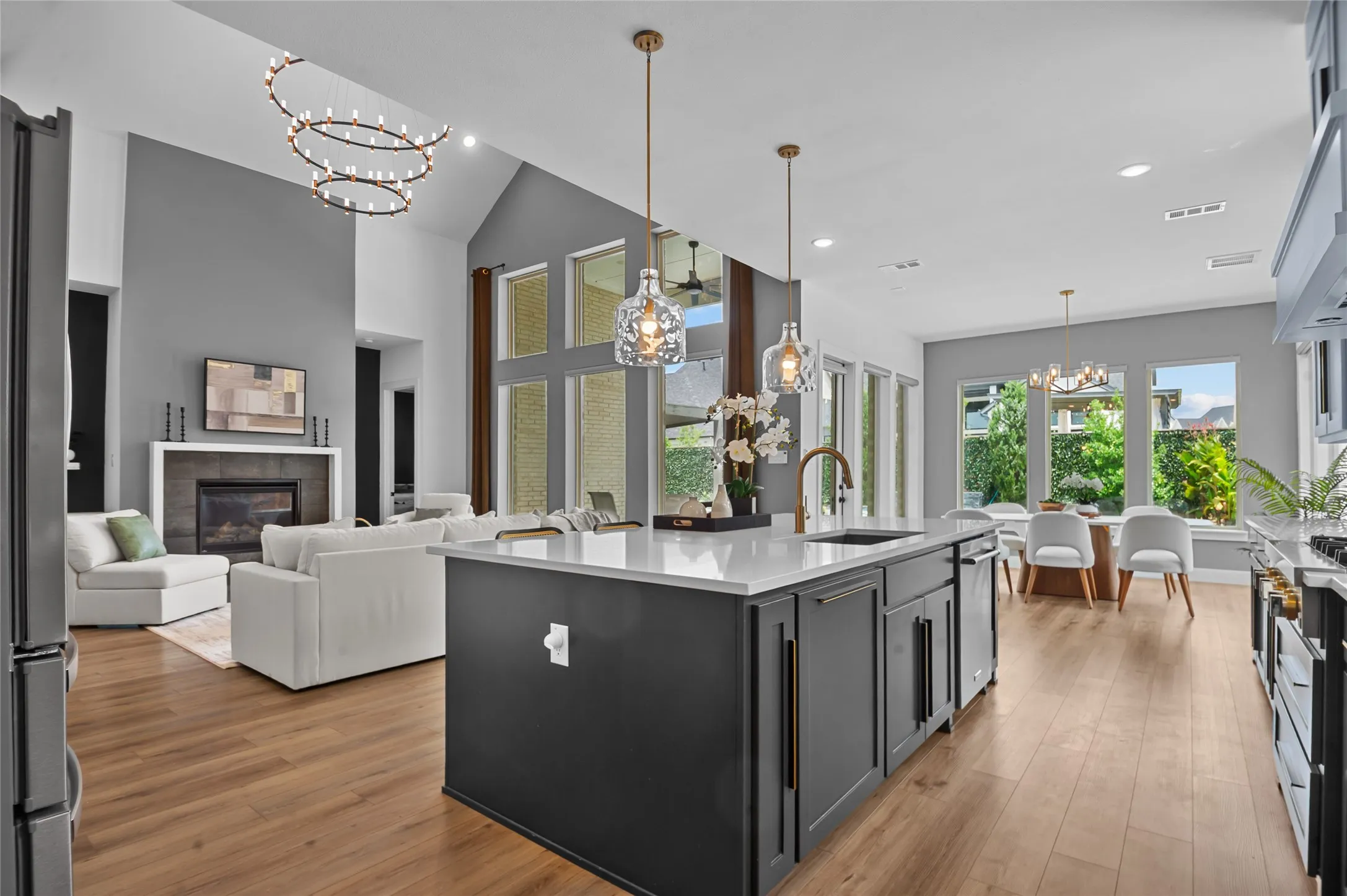 Single Family Residence For Sale in Denton County , 13364 Spruce Wood Trail, Frisco, Texas 75033, 5 Bedroom, 6 Bathroom, 3 Garage spaces, 4,143 Sqft, built in 2022, mls#21333947, Real Estate Agent in Frisco, Homes For Sale in Denton county, Homes For Sale in Frisco, Realtor in Frisco Texas, Real Estate Brokerage Independent Realty Texas, Luminita Cordes Realtor