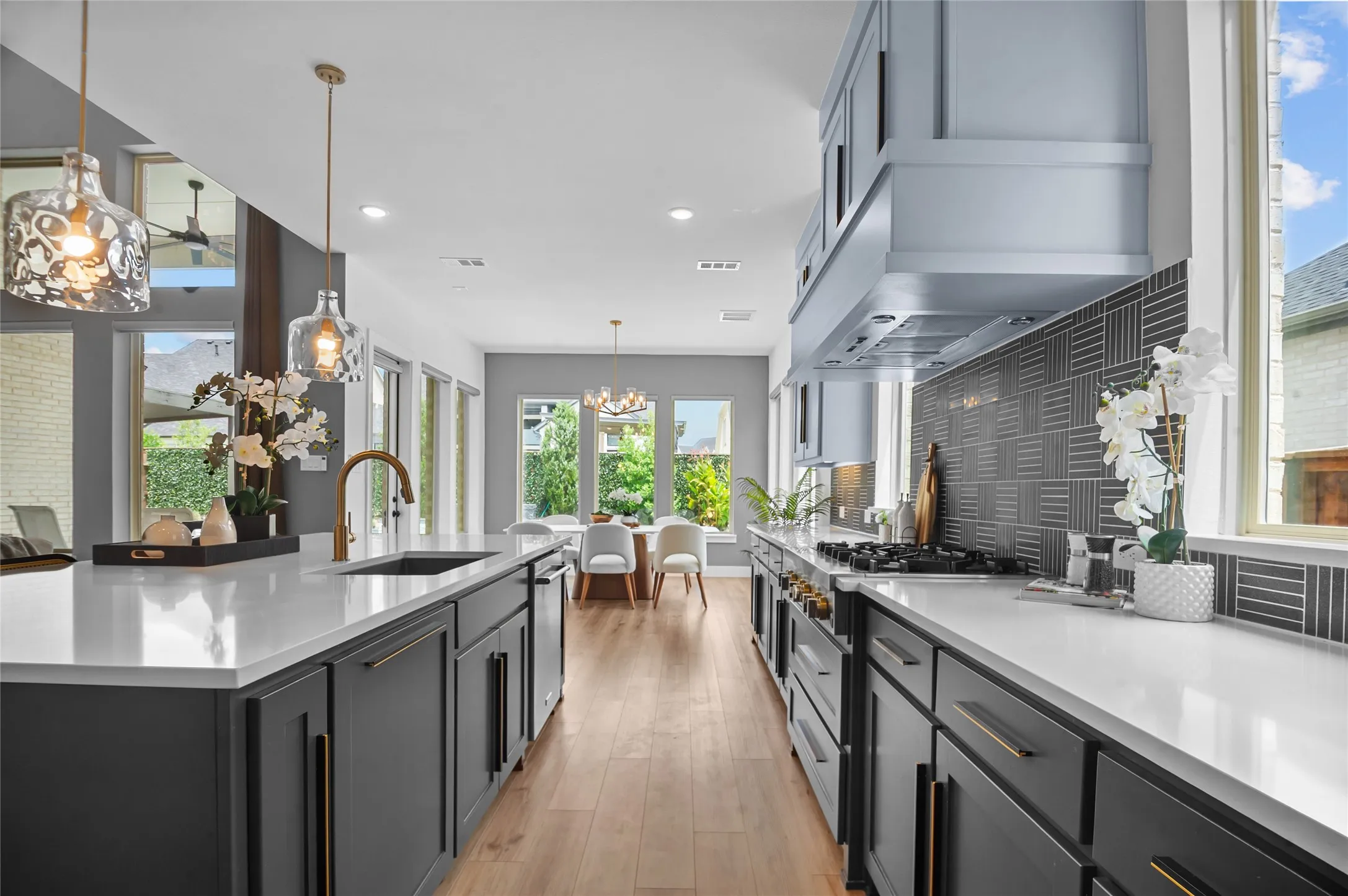 Single Family Residence For Sale in Denton County , 13364 Spruce Wood Trail, Frisco, Texas 75033, 5 Bedroom, 6 Bathroom, 3 Garage spaces, 4,143 Sqft, built in 2022, mls#21333947, Real Estate Agent in Frisco, Homes For Sale in Denton county, Homes For Sale in Frisco, Realtor in Frisco Texas, Real Estate Brokerage Independent Realty Texas, Luminita Cordes Realtor