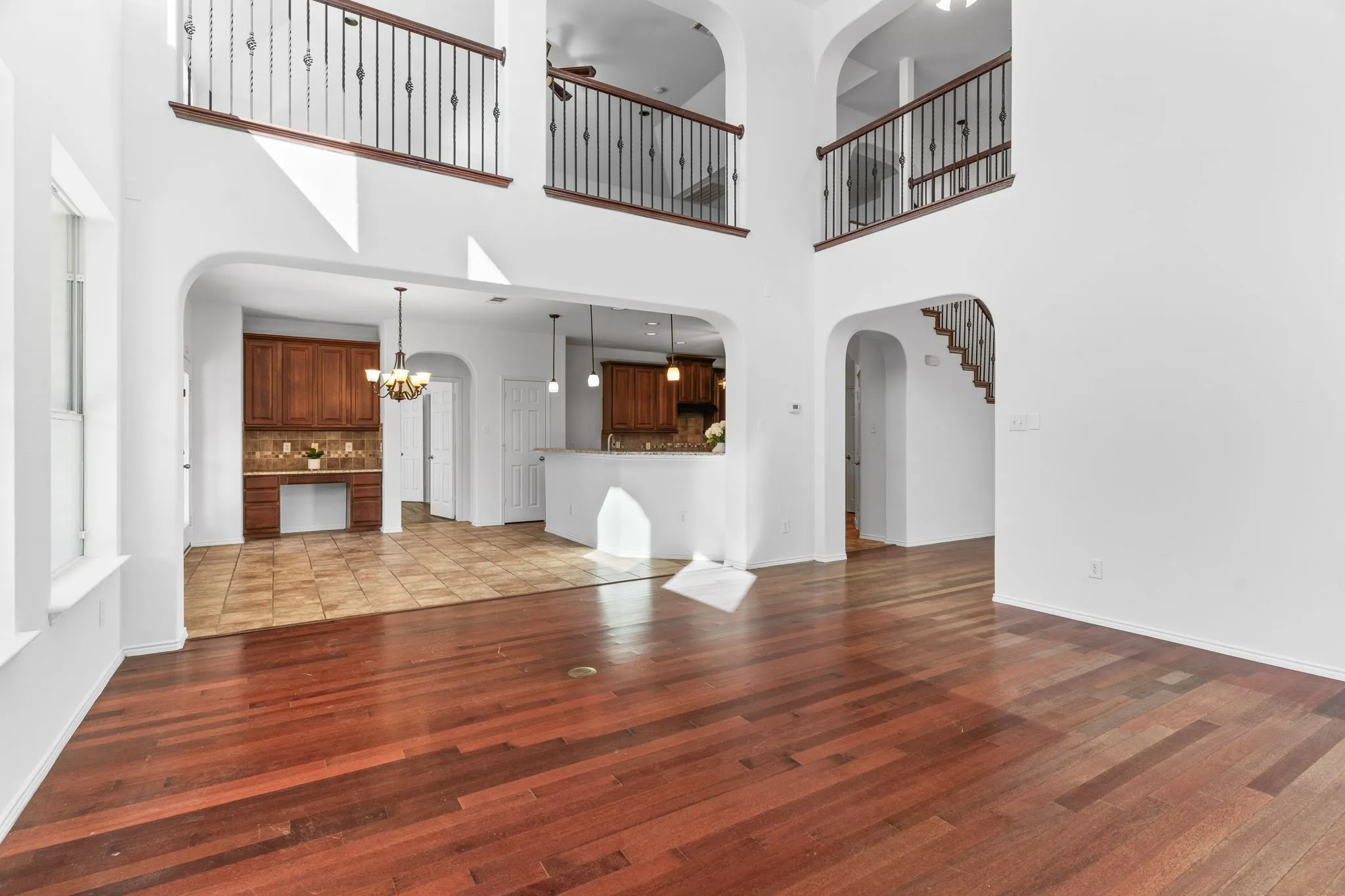 Single Family Residence For Sale in Collin County , 10975 La Grange Drive, Frisco, Texas 75035, 4 Bedroom, 4 Bathroom, 2 Garage spaces, 4,042 Sqft, built in 2006, mls#21333505, Real Estate Agent in Frisco, Homes For Sale in Collin county, Homes For Sale in Frisco, Realtor in Frisco Texas, Real Estate Brokerage Independent Realty Texas, Luminita Cordes Realtor