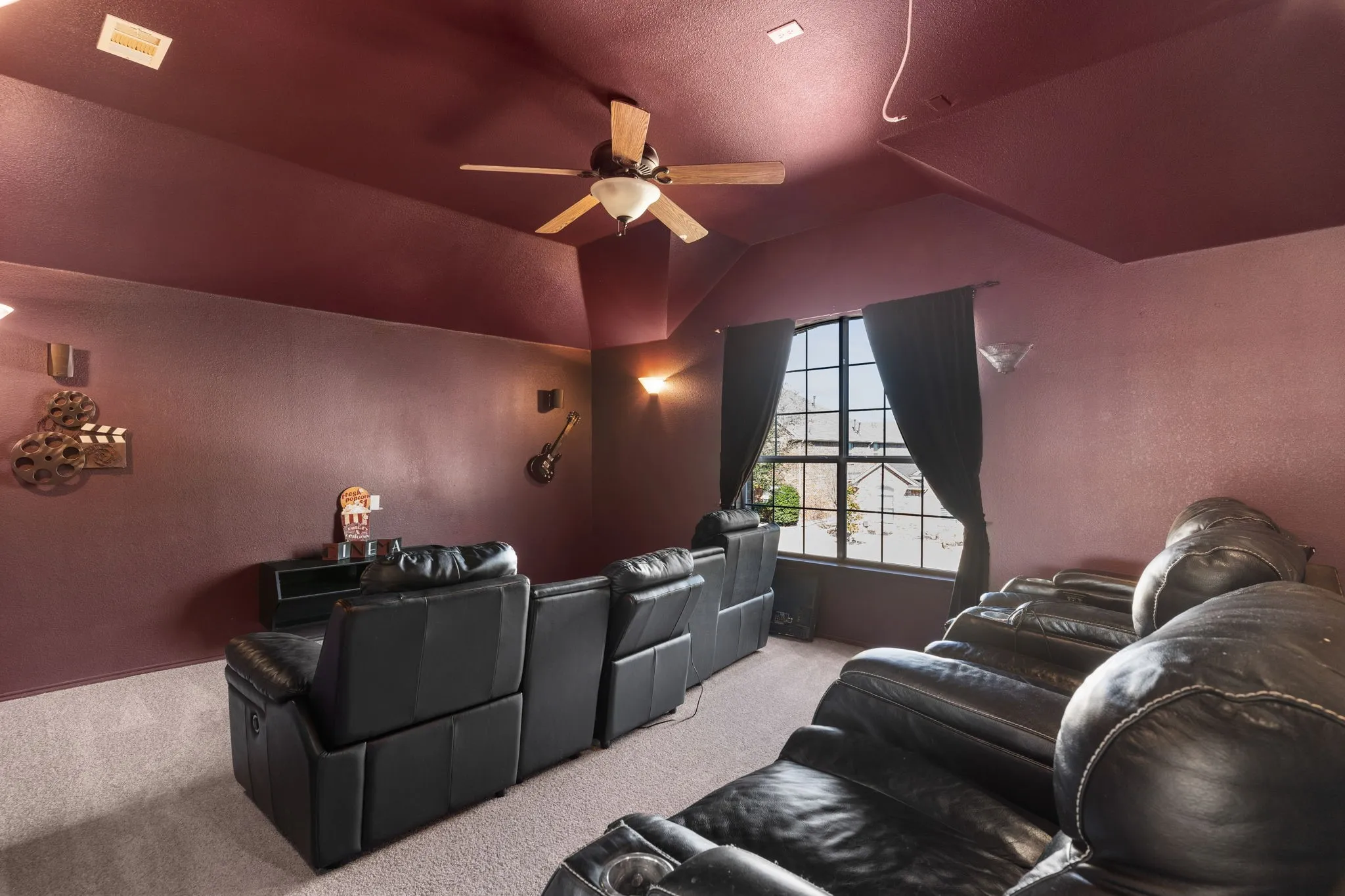 Single Family Residence For Sale in Collin County , 10975 La Grange Drive, Frisco, Texas 75035, 4 Bedroom, 4 Bathroom, 2 Garage spaces, 4,042 Sqft, built in 2006, mls#21333505, Real Estate Agent in Frisco, Homes For Sale in Collin county, Homes For Sale in Frisco, Realtor in Frisco Texas, Real Estate Brokerage Independent Realty Texas, Luminita Cordes Realtor