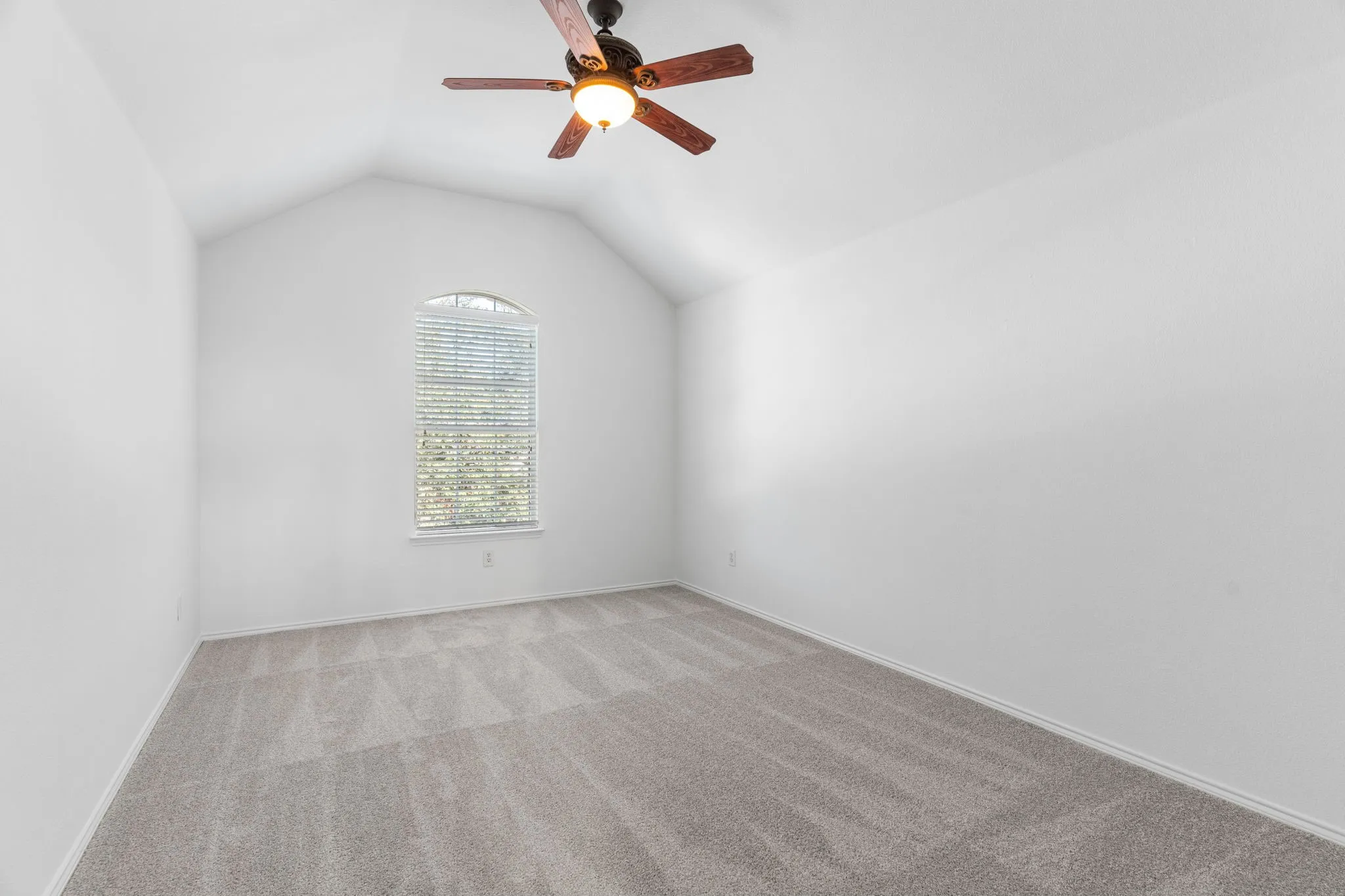 Single Family Residence For Sale in Collin County , 10975 La Grange Drive, Frisco, Texas 75035, 4 Bedroom, 4 Bathroom, 2 Garage spaces, 4,042 Sqft, built in 2006, mls#21333505, Real Estate Agent in Frisco, Homes For Sale in Collin county, Homes For Sale in Frisco, Realtor in Frisco Texas, Real Estate Brokerage Independent Realty Texas, Luminita Cordes Realtor