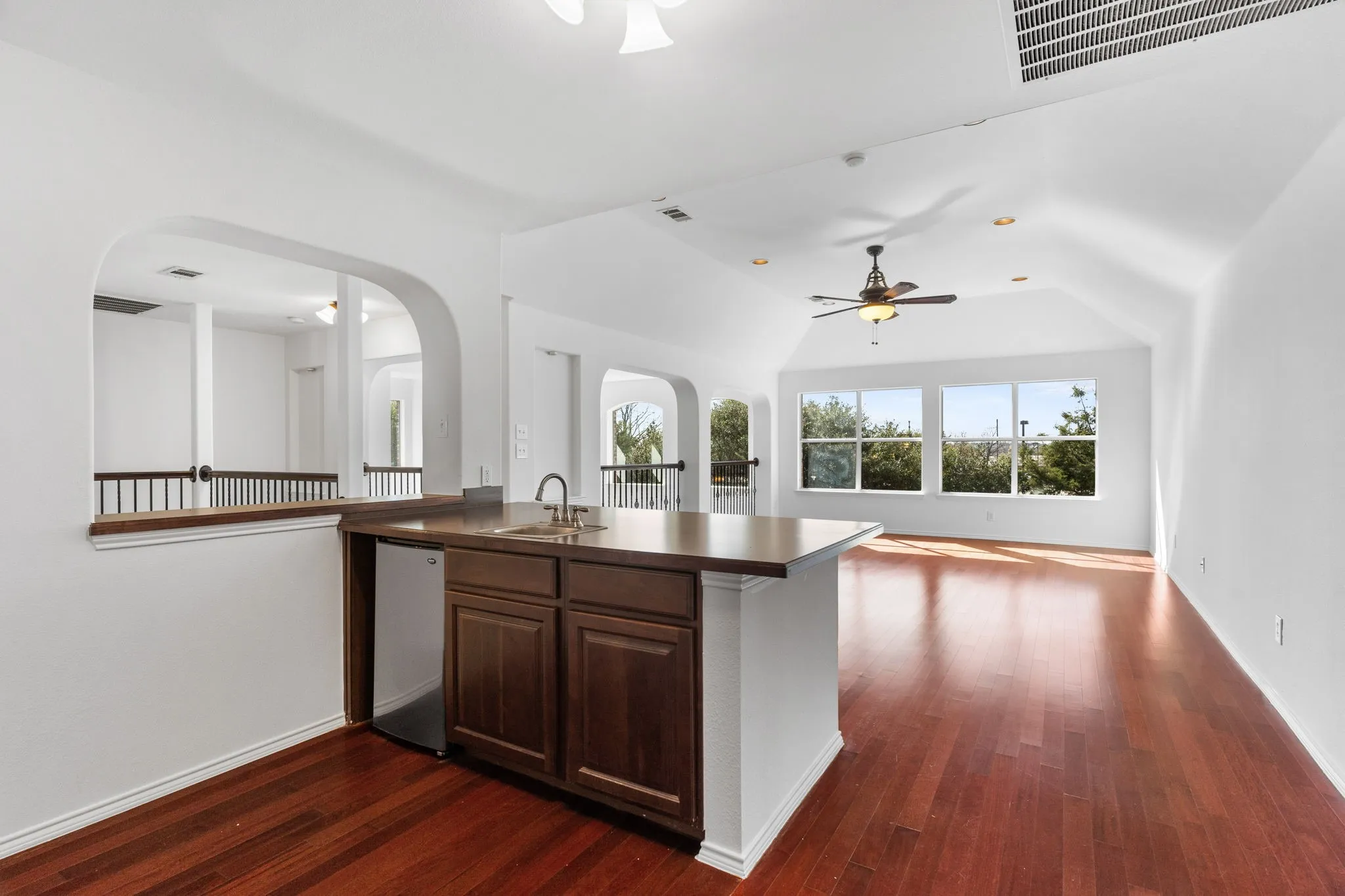 Single Family Residence For Sale in Collin County , 10975 La Grange Drive, Frisco, Texas 75035, 4 Bedroom, 4 Bathroom, 2 Garage spaces, 4,042 Sqft, built in 2006, mls#21333505, Real Estate Agent in Frisco, Homes For Sale in Collin county, Homes For Sale in Frisco, Realtor in Frisco Texas, Real Estate Brokerage Independent Realty Texas, Luminita Cordes Realtor