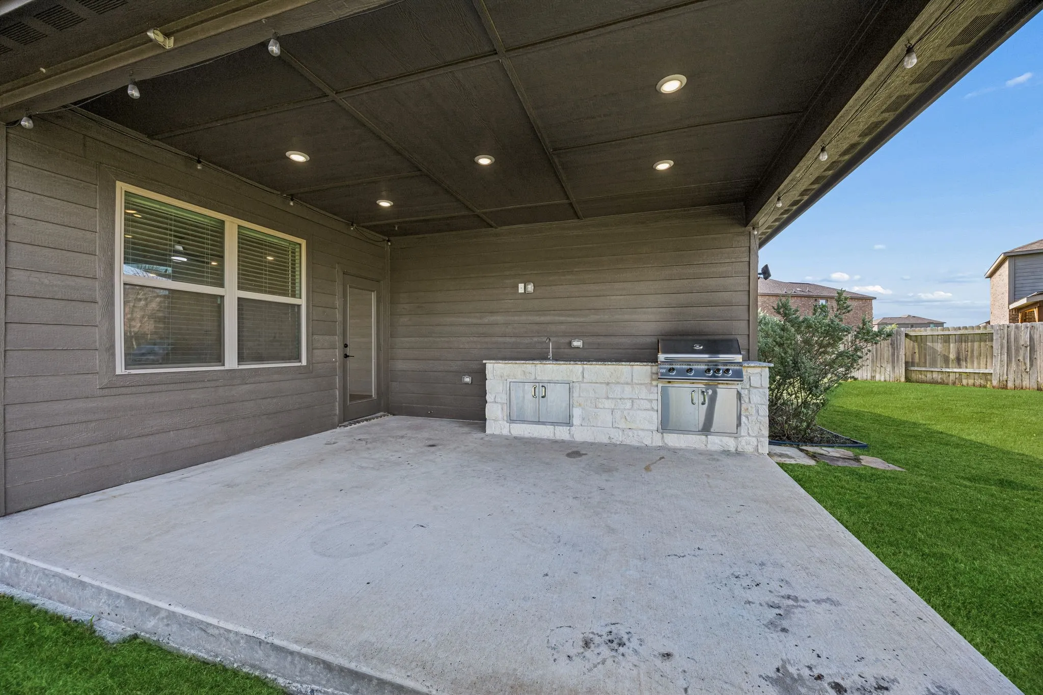 Single Family Residence For Rent in Collin County , 1613 Weathervane Way, Princeton, Texas 75407, 3 Bedrooms, 2 Bathrooms, 2 Garage spaces, 1,928 Sqft, built in 2019, Price $2,250, mls#21333671, Real Estate Agent in Princeton, Homes For Rent in Collin county, Homes For Rent in Princeton, Realtor in Princeton Texas, Real Estate Brokerage Independent Realty Texas, Luminita Cordes Realtor