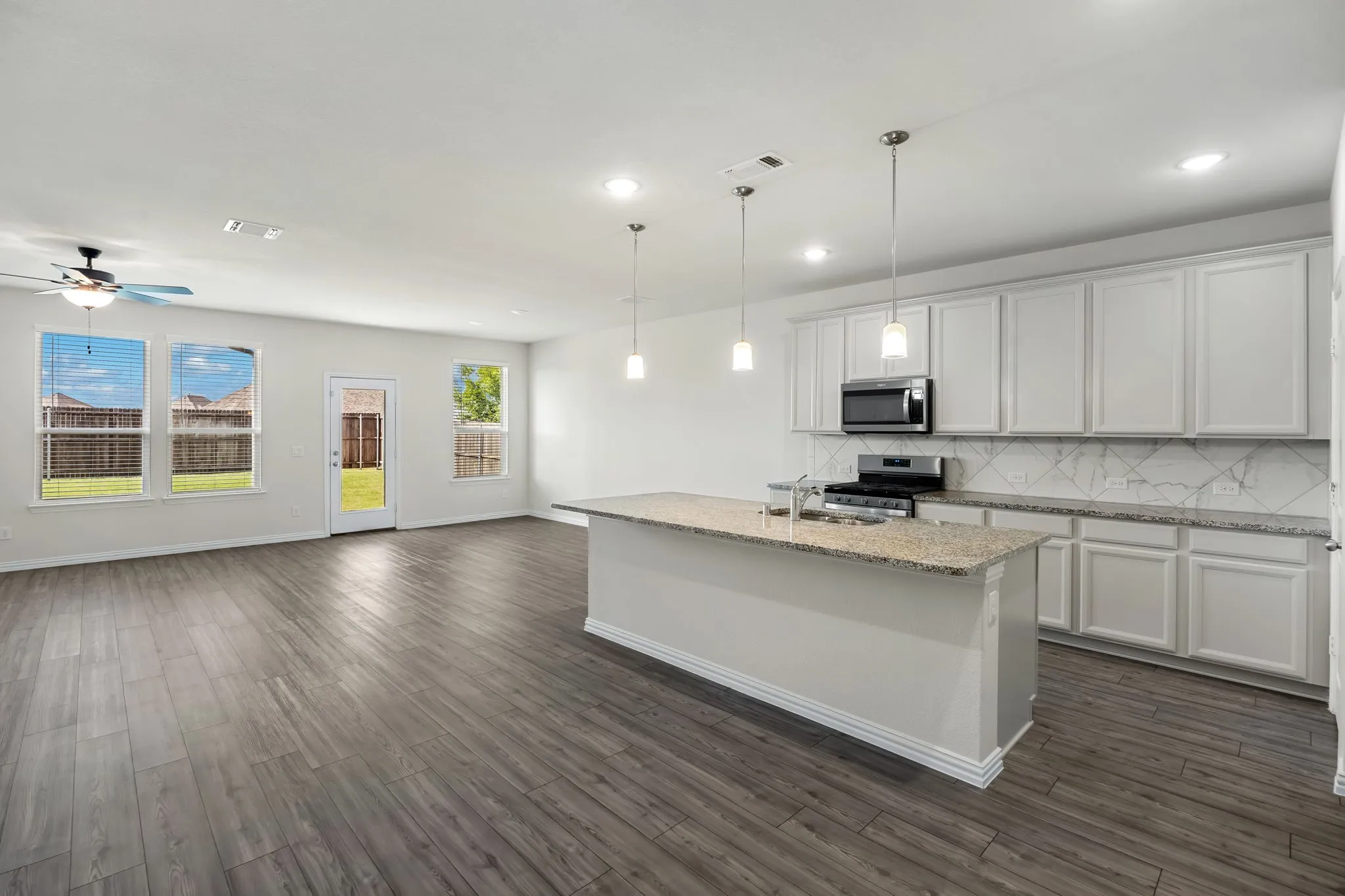 Single Family Residence For Sale in Rockwall County , 984 Manuel Drive, Fate, Texas 75087, 4 Bedroom, 3 Bathroom, 2 Garage spaces, 2,592 Sqft, built in 2022, mls#21330695, Real Estate Agent in Fate, Homes For Sale in Rockwall county, Homes For Sale in Fate, Realtor in Fate Texas, Real Estate Brokerage Independent Realty Texas, Luminita Cordes Realtor