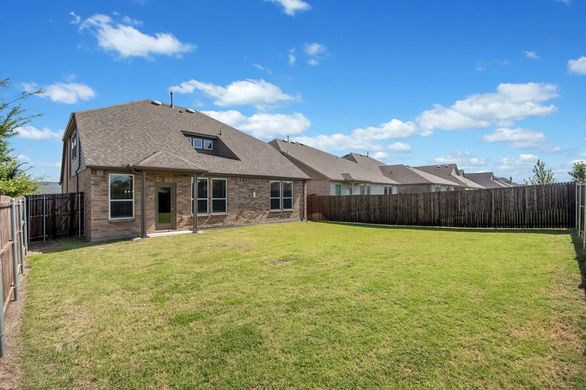 Single Family Residence For Sale in Rockwall County , 984 Manuel Drive, Fate, Texas 75087, 4 Bedroom, 3 Bathroom, 2 Garage spaces, 2,592 Sqft, built in 2022, mls#21330695, Real Estate Agent in Fate, Homes For Sale in Rockwall county, Homes For Sale in Fate, Realtor in Fate Texas, Real Estate Brokerage Independent Realty Texas, Luminita Cordes Realtor