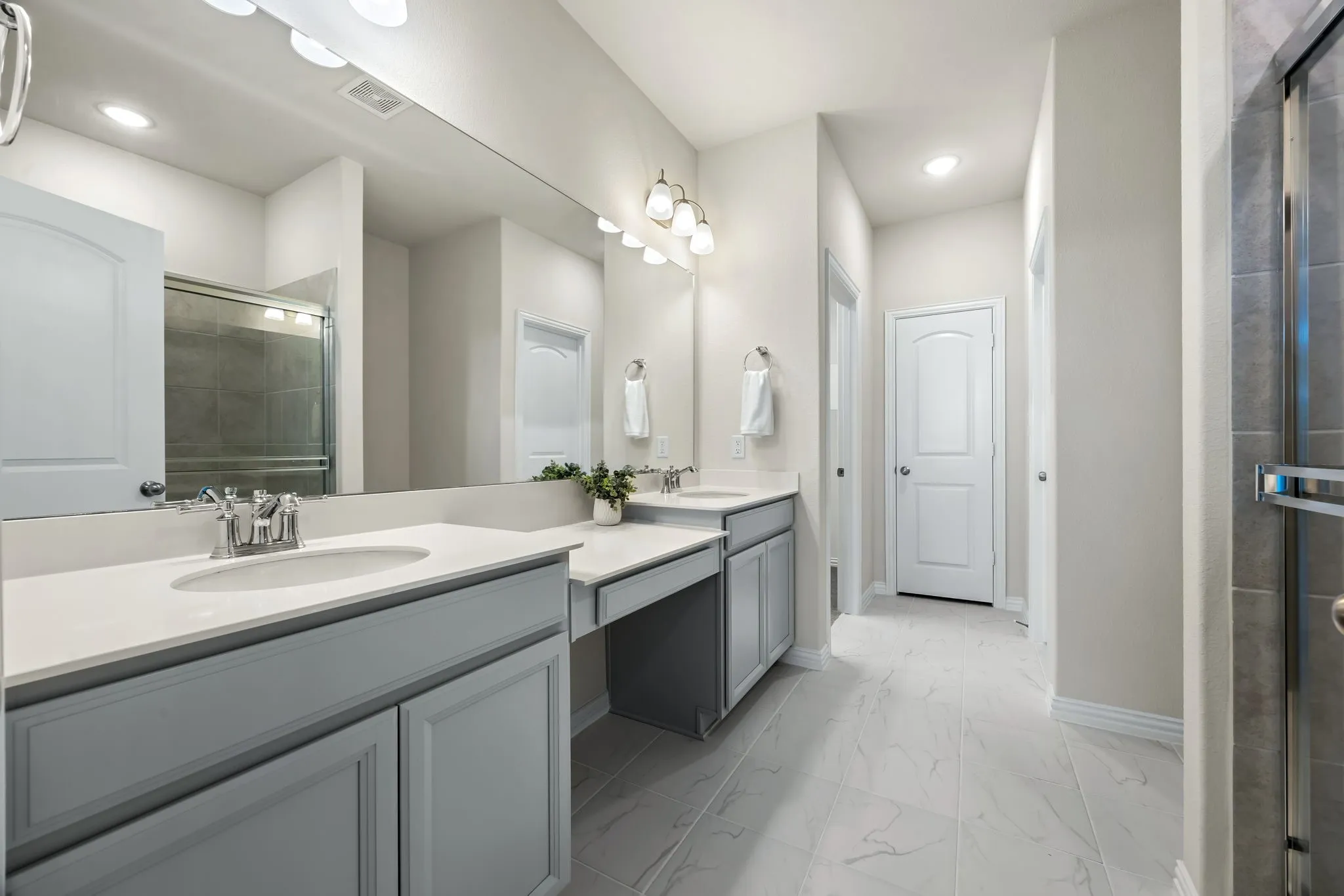 Single Family Residence For Sale in Rockwall County , 984 Manuel Drive, Fate, Texas 75087, 4 Bedroom, 3 Bathroom, 2 Garage spaces, 2,592 Sqft, built in 2022, mls#21330695, Real Estate Agent in Fate, Homes For Sale in Rockwall county, Homes For Sale in Fate, Realtor in Fate Texas, Real Estate Brokerage Independent Realty Texas, Luminita Cordes Realtor