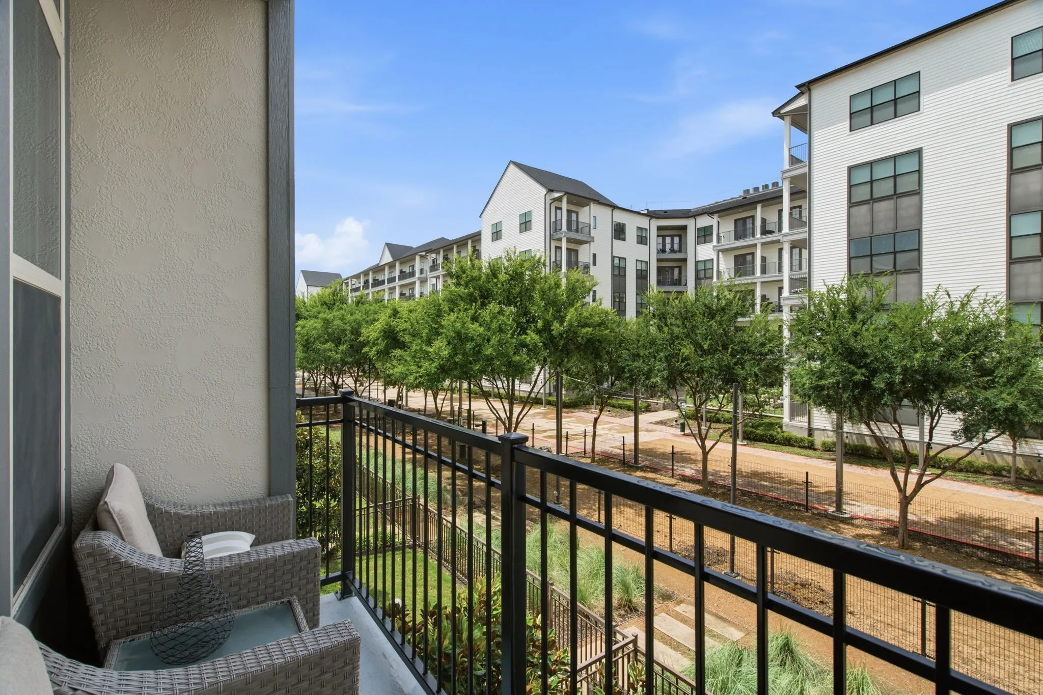 Single Family Residence For Sale in Dallas County , 1011 Tea Olive Lane, Dallas, Texas 75212, 3 Bedroom, 4 Bathroom, 2 Garage spaces, 2,234 Sqft, built in 2019, mls#21333961, Real Estate Agent in Dallas, Homes For Sale in Dallas county, Homes For Sale in Dallas, Realtor in Dallas Texas, Real Estate Brokerage Independent Realty Texas, Luminita Cordes Realtor