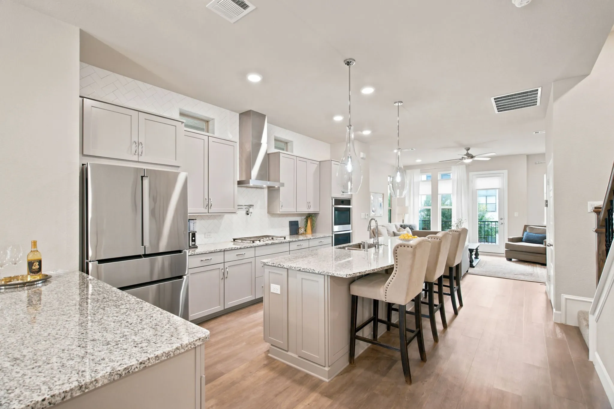 Single Family Residence For Sale in Dallas County , 1011 Tea Olive Lane, Dallas, Texas 75212, 3 Bedroom, 4 Bathroom, 2 Garage spaces, 2,234 Sqft, built in 2019, mls#21333961, Real Estate Agent in Dallas, Homes For Sale in Dallas county, Homes For Sale in Dallas, Realtor in Dallas Texas, Real Estate Brokerage Independent Realty Texas, Luminita Cordes Realtor