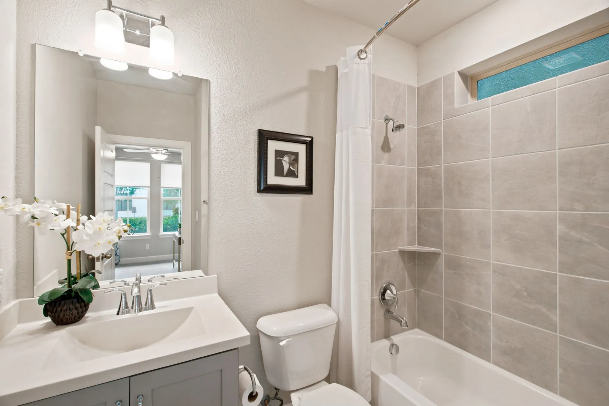 Single Family Residence For Sale in Dallas County , 1011 Tea Olive Lane, Dallas, Texas 75212, 3 Bedroom, 4 Bathroom, 2 Garage spaces, 2,234 Sqft, built in 2019, mls#21333961, Real Estate Agent in Dallas, Homes For Sale in Dallas county, Homes For Sale in Dallas, Realtor in Dallas Texas, Real Estate Brokerage Independent Realty Texas, Luminita Cordes Realtor