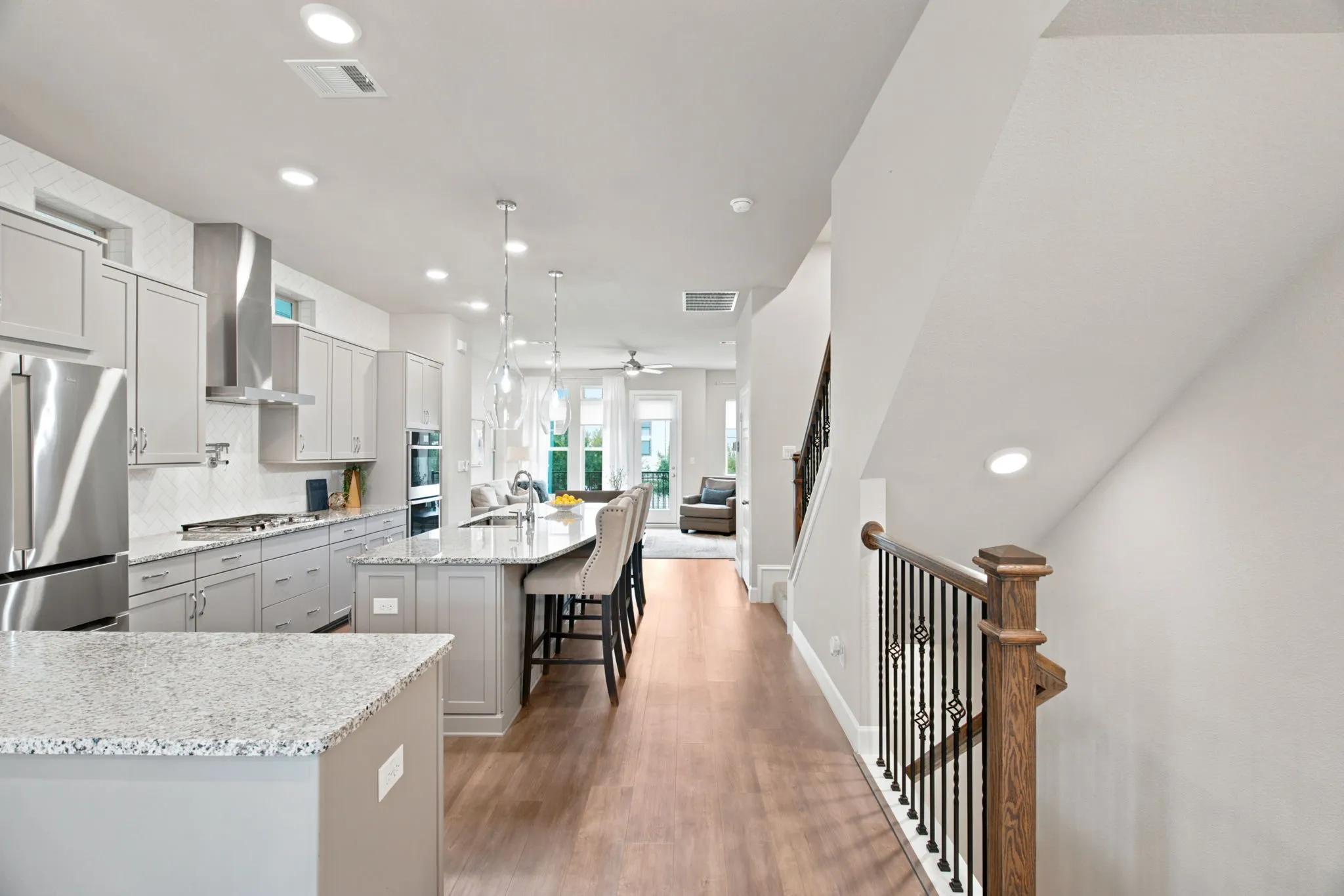 Single Family Residence For Sale in Dallas County , 1011 Tea Olive Lane, Dallas, Texas 75212, 3 Bedroom, 4 Bathroom, 2 Garage spaces, 2,234 Sqft, built in 2019, mls#21333961, Real Estate Agent in Dallas, Homes For Sale in Dallas county, Homes For Sale in Dallas, Realtor in Dallas Texas, Real Estate Brokerage Independent Realty Texas, Luminita Cordes Realtor