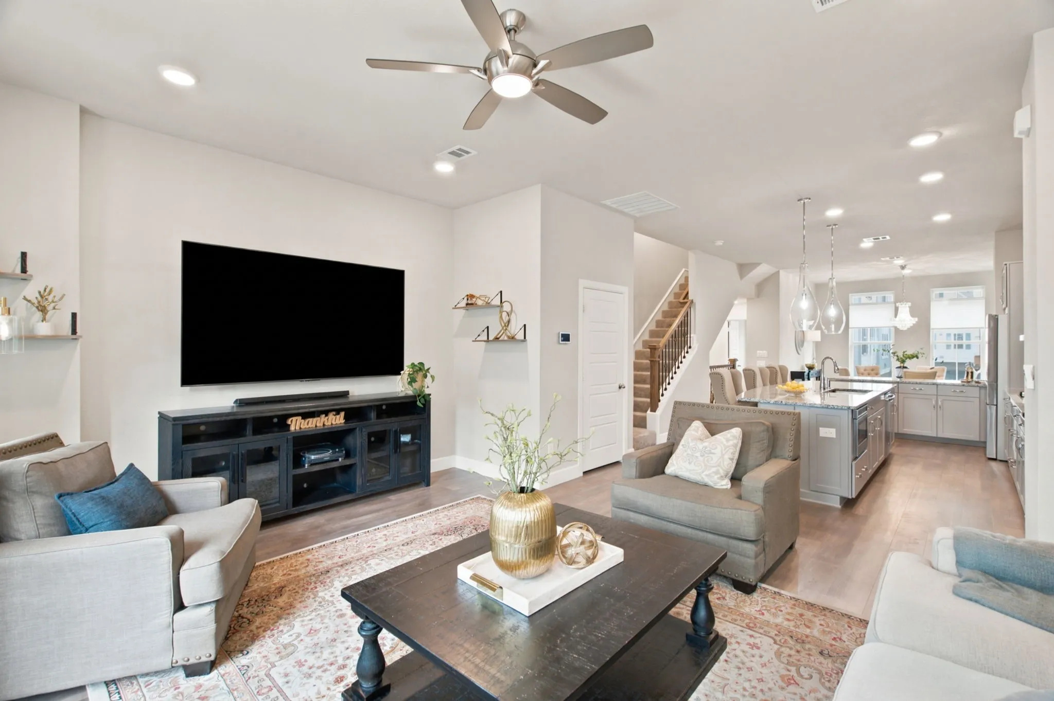 Single Family Residence For Sale in Dallas County , 1011 Tea Olive Lane, Dallas, Texas 75212, 3 Bedroom, 4 Bathroom, 2 Garage spaces, 2,234 Sqft, built in 2019, mls#21333961, Real Estate Agent in Dallas, Homes For Sale in Dallas county, Homes For Sale in Dallas, Realtor in Dallas Texas, Real Estate Brokerage Independent Realty Texas, Luminita Cordes Realtor