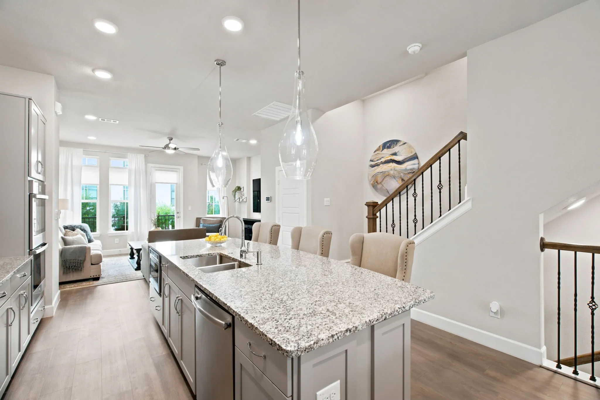 Single Family Residence For Sale in Dallas County , 1011 Tea Olive Lane, Dallas, Texas 75212, 3 Bedroom, 4 Bathroom, 2 Garage spaces, 2,234 Sqft, built in 2019, mls#21333961, Real Estate Agent in Dallas, Homes For Sale in Dallas county, Homes For Sale in Dallas, Realtor in Dallas Texas, Real Estate Brokerage Independent Realty Texas, Luminita Cordes Realtor