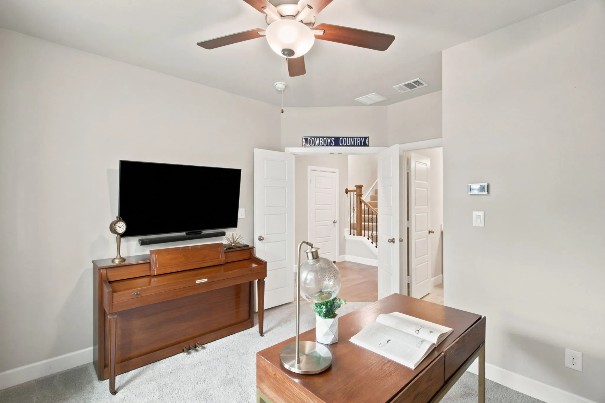 Single Family Residence For Sale in Dallas County , 1011 Tea Olive Lane, Dallas, Texas 75212, 3 Bedroom, 4 Bathroom, 2 Garage spaces, 2,234 Sqft, built in 2019, mls#21333961, Real Estate Agent in Dallas, Homes For Sale in Dallas county, Homes For Sale in Dallas, Realtor in Dallas Texas, Real Estate Brokerage Independent Realty Texas, Luminita Cordes Realtor