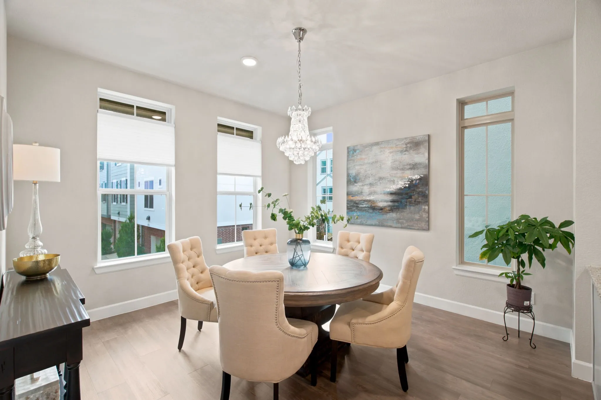 Single Family Residence For Sale in Dallas County , 1011 Tea Olive Lane, Dallas, Texas 75212, 3 Bedroom, 4 Bathroom, 2 Garage spaces, 2,234 Sqft, built in 2019, mls#21333961, Real Estate Agent in Dallas, Homes For Sale in Dallas county, Homes For Sale in Dallas, Realtor in Dallas Texas, Real Estate Brokerage Independent Realty Texas, Luminita Cordes Realtor