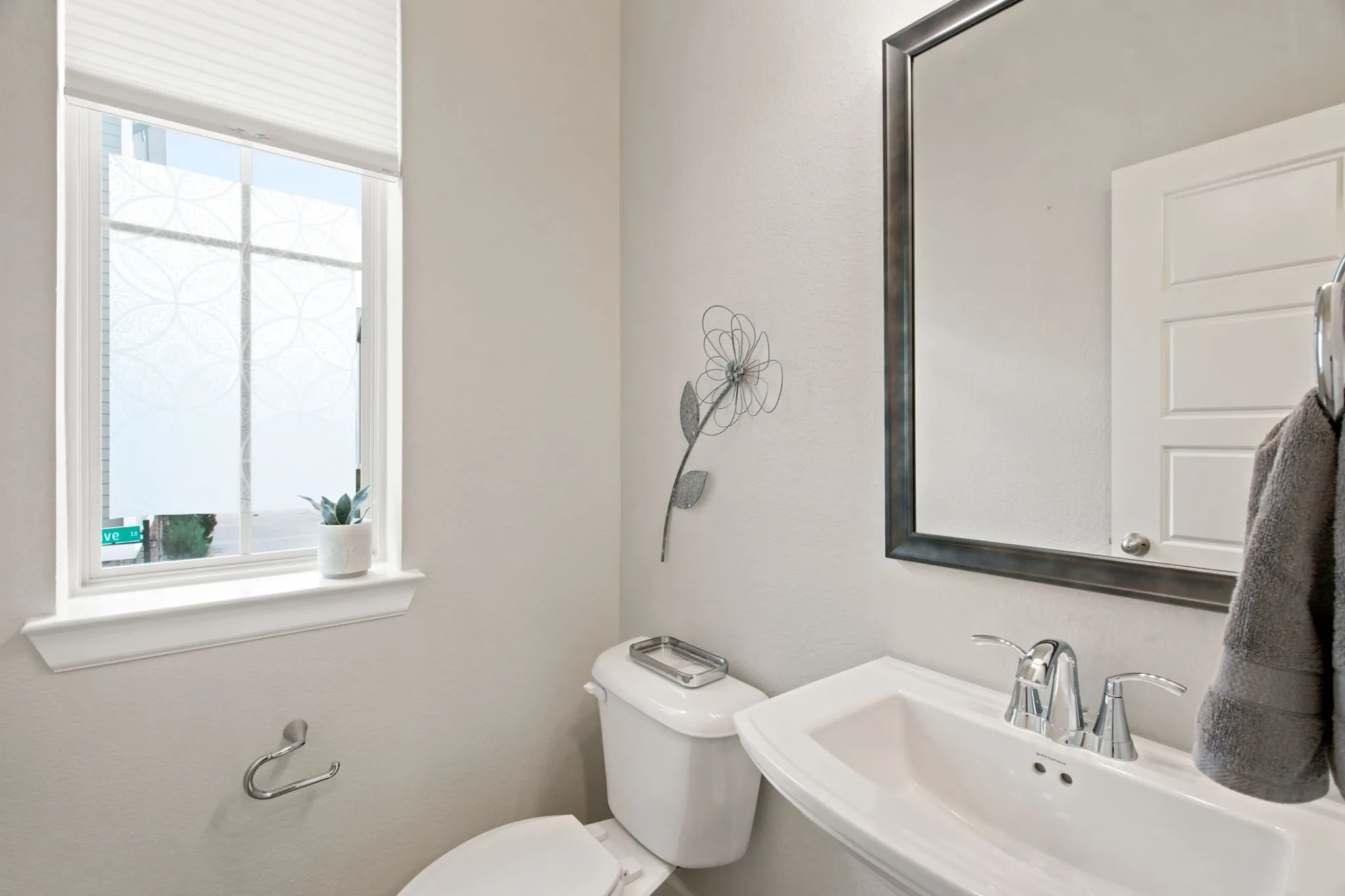Single Family Residence For Sale in Dallas County , 1011 Tea Olive Lane, Dallas, Texas 75212, 3 Bedroom, 4 Bathroom, 2 Garage spaces, 2,234 Sqft, built in 2019, mls#21333961, Real Estate Agent in Dallas, Homes For Sale in Dallas county, Homes For Sale in Dallas, Realtor in Dallas Texas, Real Estate Brokerage Independent Realty Texas, Luminita Cordes Realtor