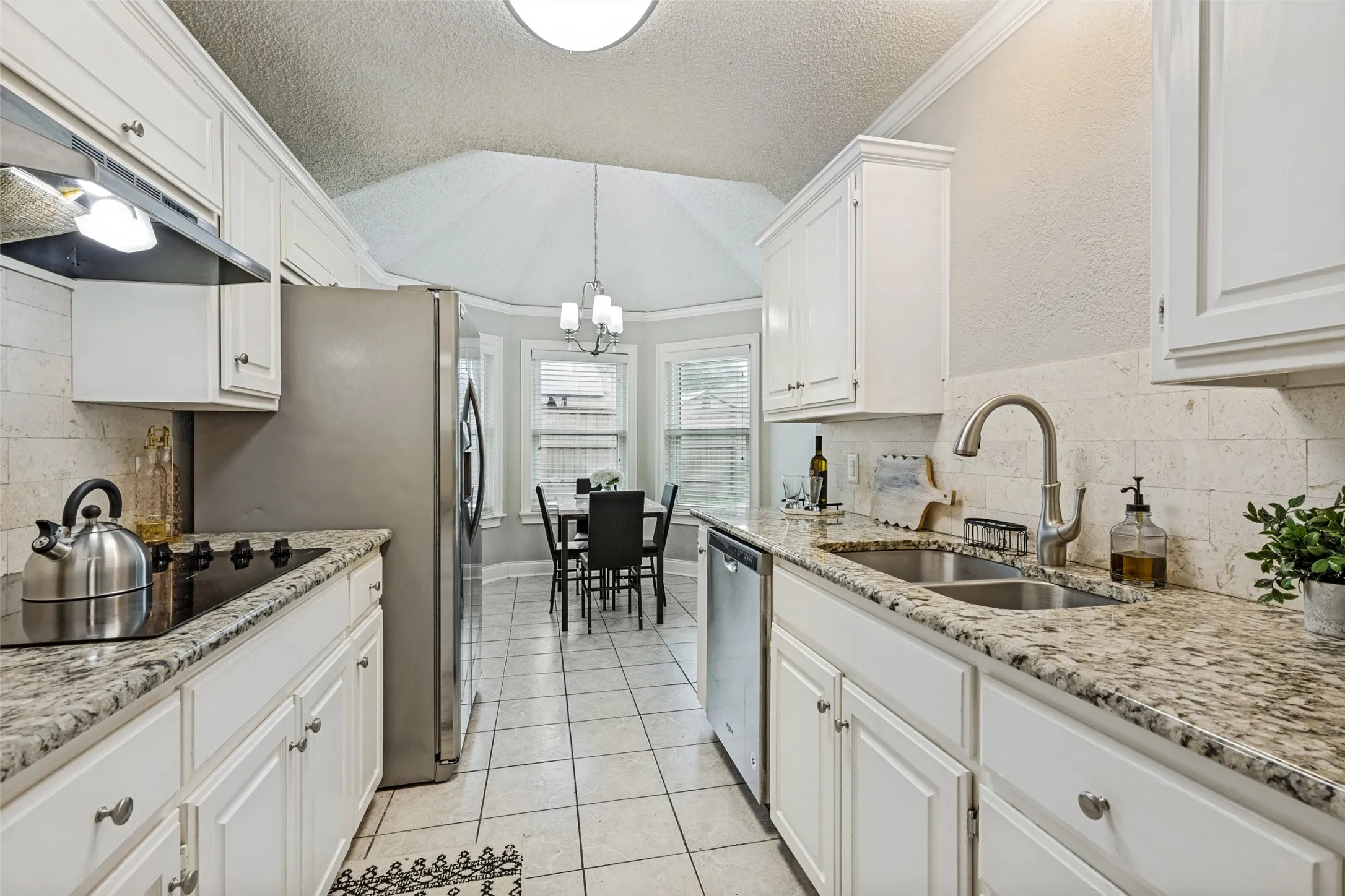 Single Family Residence For Sale in Tarrant County , 5957 Sundown Drive, Watauga, Texas 76148, 3 Bedroom, 2 Bathroom, 2 Garage spaces, 1,648 Sqft, built in 1990, mls#21324595, Real Estate Agent in Watauga, Homes For Sale in Tarrant county, Homes For Sale in Watauga, Realtor in Watauga Texas, Real Estate Brokerage Independent Realty Texas, Luminita Cordes Realtor