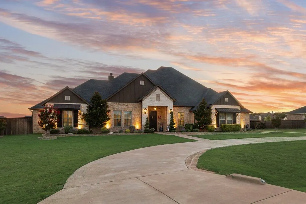 6031 Waggoner Way Midlothian, TX 76065