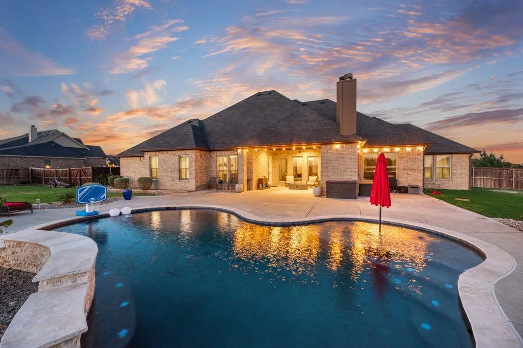 6031 Waggoner Way Midlothian, TX 76065
