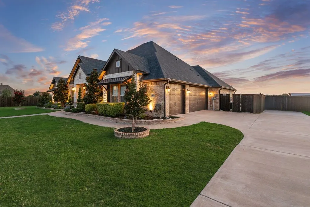 6031 Waggoner Way Midlothian, TX 76065