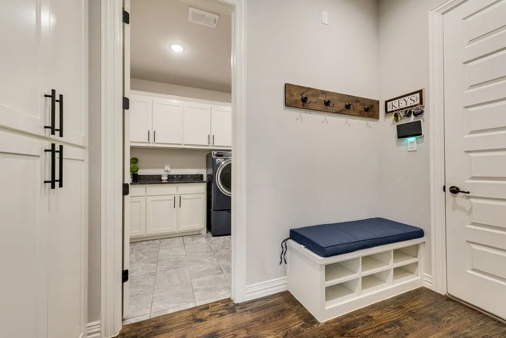 6031 Waggoner Way Midlothian, TX 76065