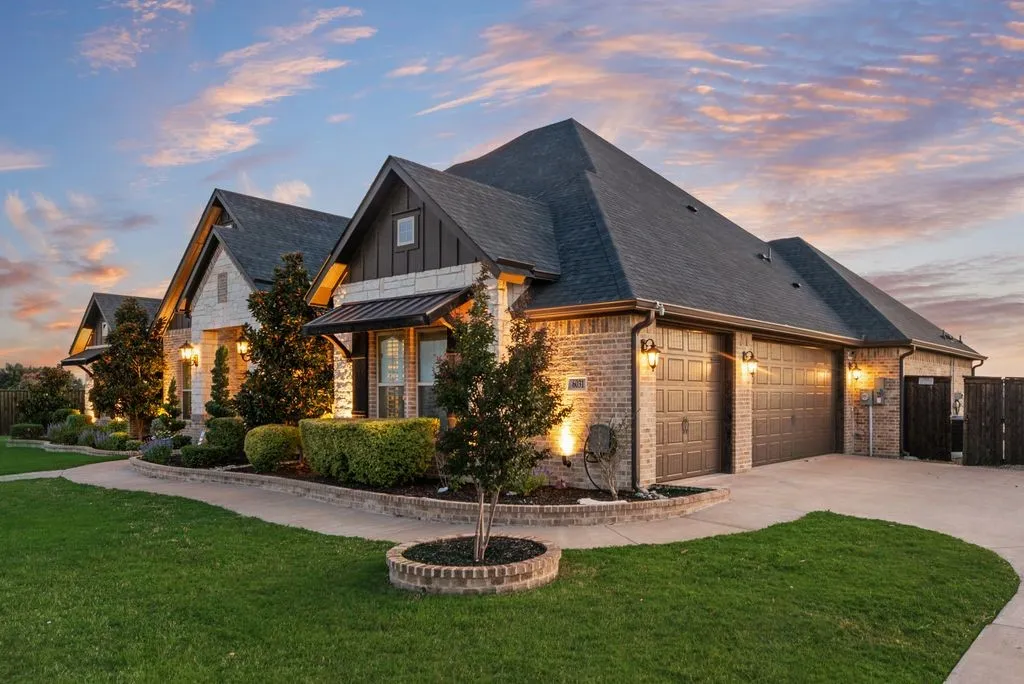 6031 Waggoner Way Midlothian, TX 76065