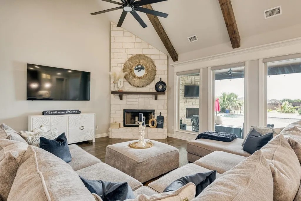 6031 Waggoner Way Midlothian, TX 76065