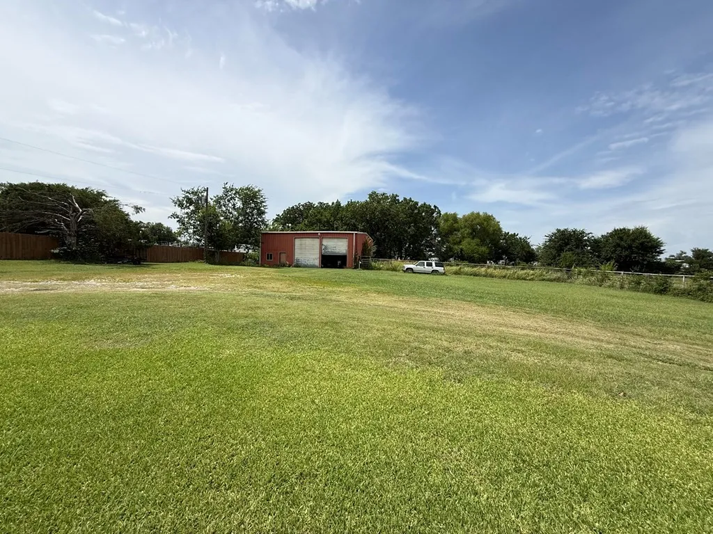 Single Family Residence For Sale in Navarro County , 4324 W Park Row Boulevard, Corsicana, Texas 75110, 3 Bedrooms, 2 Bathrooms, 2 Garage spaces, 1,474 Sqft, built in 0, Price $250,000, mls#21334733, Real Estate Agent in Corsicana, Homes For Sale in Navarro county, Homes For Sale in Corsicana, Realtor in Corsicana Texas, Real Estate Brokerage Independent Realty Texas, Luminita Cordes Realtor