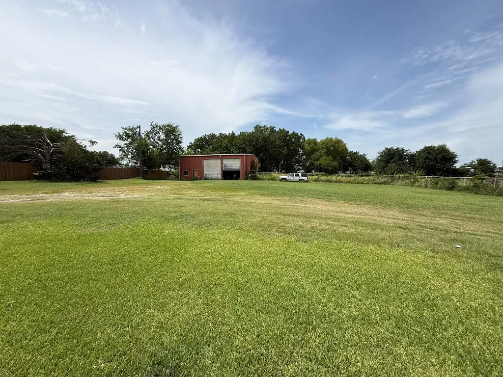 Single Family Residence For Sale in Navarro County , 4324 W Park Row Boulevard, Corsicana, Texas 75110, 3 Bedrooms, 2 Bathrooms, 2 Garage spaces, 1,474 Sqft, built in 0, Price $250,000, mls#21334733, Real Estate Agent in Corsicana, Homes For Sale in Navarro county, Homes For Sale in Corsicana, Realtor in Corsicana Texas, Real Estate Brokerage Independent Realty Texas, Luminita Cordes Realtor