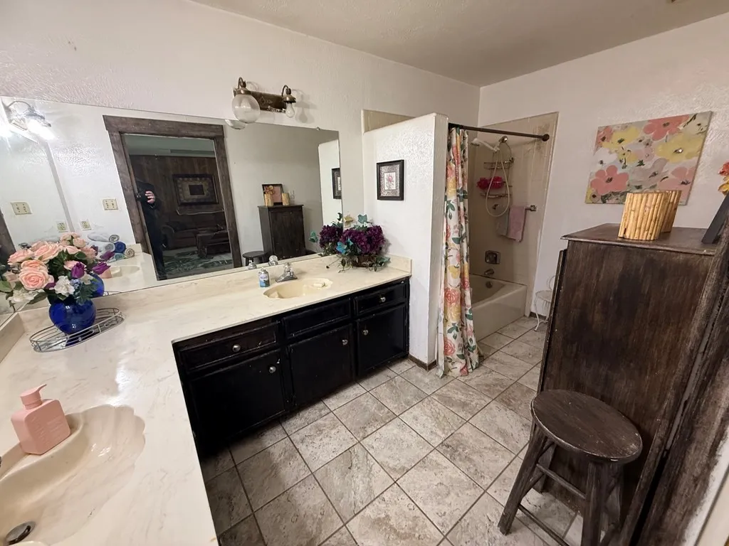 Single Family Residence For Sale in Navarro County , 4324 W Park Row Boulevard, Corsicana, Texas 75110, 3 Bedrooms, 2 Bathrooms, 2 Garage spaces, 1,474 Sqft, built in 0, Price $250,000, mls#21334733, Real Estate Agent in Corsicana, Homes For Sale in Navarro county, Homes For Sale in Corsicana, Realtor in Corsicana Texas, Real Estate Brokerage Independent Realty Texas, Luminita Cordes Realtor