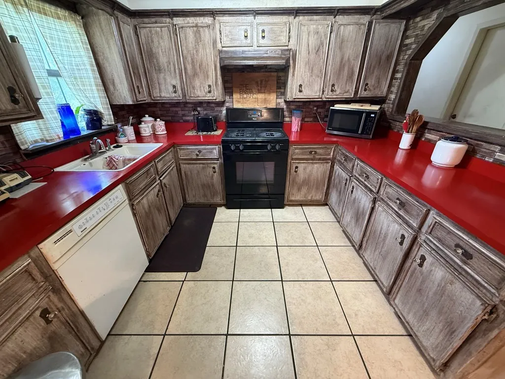 Single Family Residence For Sale in Navarro County , 4324 W Park Row Boulevard, Corsicana, Texas 75110, 3 Bedrooms, 2 Bathrooms, 2 Garage spaces, 1,474 Sqft, built in 0, Price $250,000, mls#21334733, Real Estate Agent in Corsicana, Homes For Sale in Navarro county, Homes For Sale in Corsicana, Realtor in Corsicana Texas, Real Estate Brokerage Independent Realty Texas, Luminita Cordes Realtor