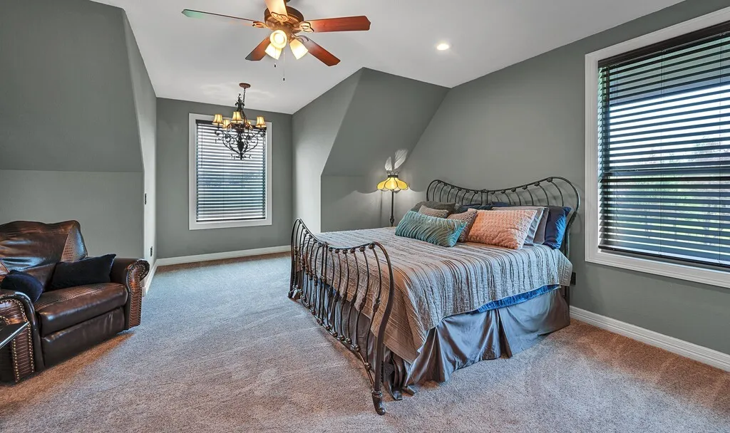 Single Family Residence For Sale in Mc Lennan County , 5004 Gholson Road, Waco, Texas 76705, 3 Bedrooms, 4 Bathrooms, 3 Garage spaces, 3,145 Sqft, built in 2017, Price $1,100,000, mls#21329772, Real Estate Agent in Waco, Homes For Sale in Mc Lennan county, Homes For Sale in Waco, Realtor in Waco Texas, Real Estate Brokerage Independent Realty Texas, Luminita Cordes Realtor