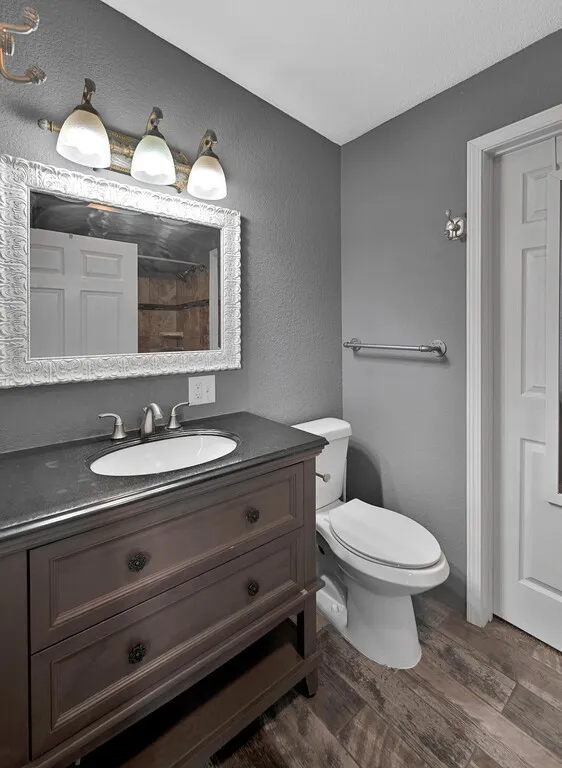 Single Family Residence For Sale in Mc Lennan County , 5004 Gholson Road, Waco, Texas 76705, 3 Bedrooms, 4 Bathrooms, 3 Garage spaces, 3,145 Sqft, built in 2017, Price $1,100,000, mls#21329772, Real Estate Agent in Waco, Homes For Sale in Mc Lennan county, Homes For Sale in Waco, Realtor in Waco Texas, Real Estate Brokerage Independent Realty Texas, Luminita Cordes Realtor