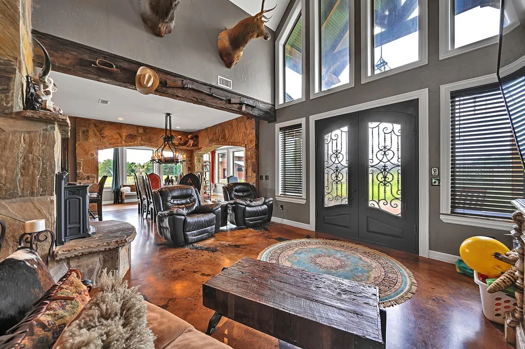 Single Family Residence For Sale in Mc Lennan County , 5004 Gholson Road, Waco, Texas 76705, 3 Bedrooms, 4 Bathrooms, 3 Garage spaces, 3,145 Sqft, built in 2017, Price $1,100,000, mls#21329772, Real Estate Agent in Waco, Homes For Sale in Mc Lennan county, Homes For Sale in Waco, Realtor in Waco Texas, Real Estate Brokerage Independent Realty Texas, Luminita Cordes Realtor