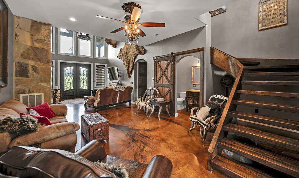 Single Family Residence For Sale in Mc Lennan County , 5004 Gholson Road, Waco, Texas 76705, 3 Bedrooms, 4 Bathrooms, 3 Garage spaces, 3,145 Sqft, built in 2017, Price $1,100,000, mls#21329772, Real Estate Agent in Waco, Homes For Sale in Mc Lennan county, Homes For Sale in Waco, Realtor in Waco Texas, Real Estate Brokerage Independent Realty Texas, Luminita Cordes Realtor