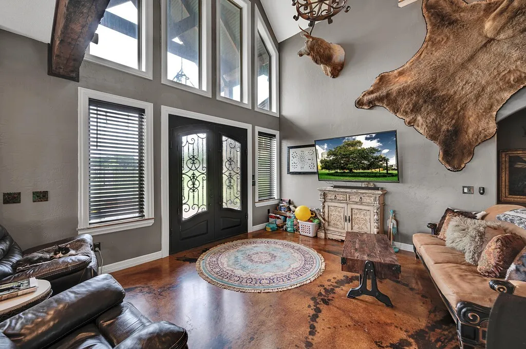 Single Family Residence For Sale in Mc Lennan County , 5004 Gholson Road, Waco, Texas 76705, 3 Bedrooms, 4 Bathrooms, 3 Garage spaces, 3,145 Sqft, built in 2017, Price $1,100,000, mls#21329772, Real Estate Agent in Waco, Homes For Sale in Mc Lennan county, Homes For Sale in Waco, Realtor in Waco Texas, Real Estate Brokerage Independent Realty Texas, Luminita Cordes Realtor
