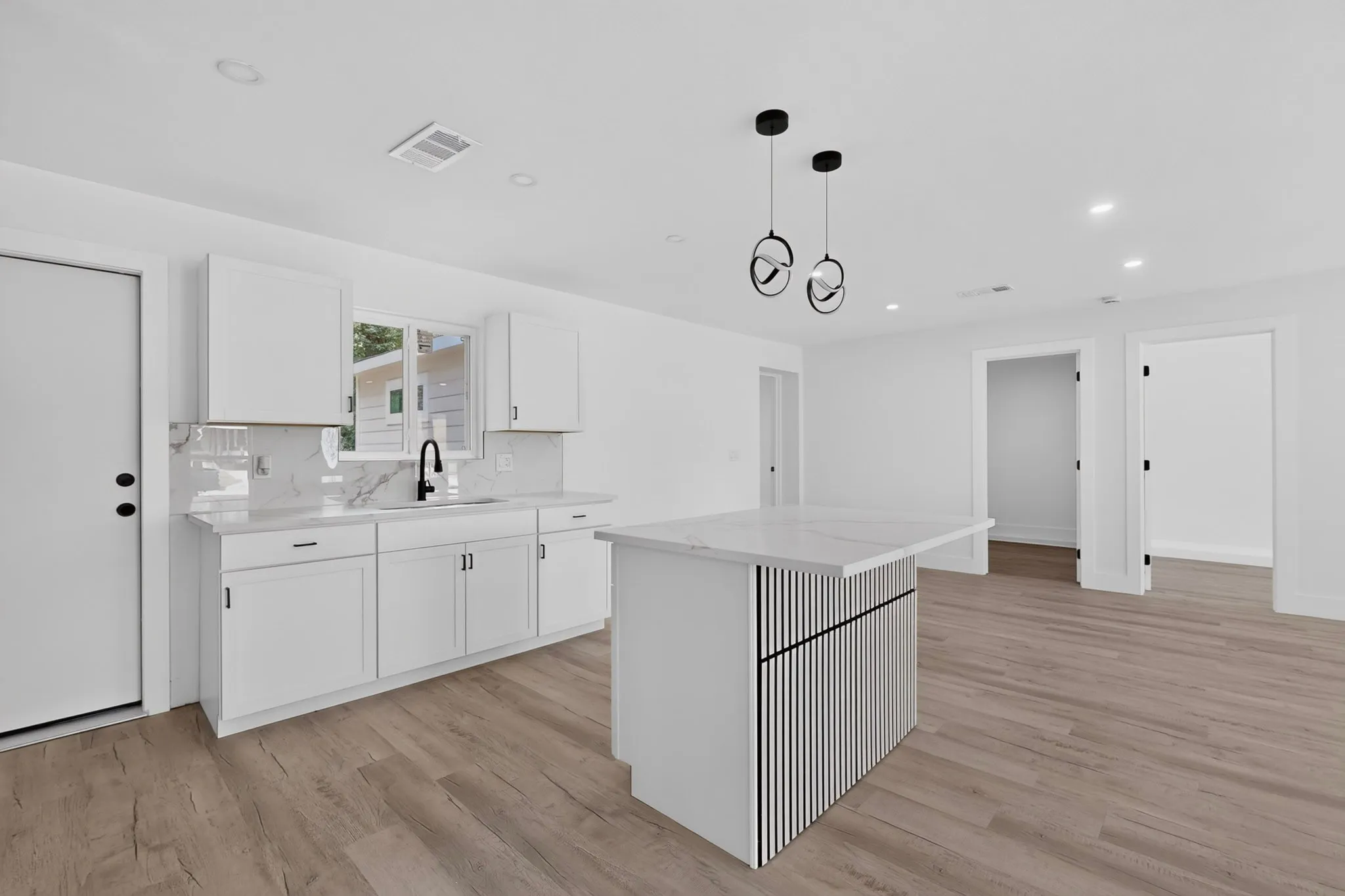 Single Family Residence For Sale in Dallas County , 6208 Fenway Street, Dallas, Texas 75217, 4 Bedroom, 3 Bathroom, Garage spaces, 1,835 Sqft, built in 1963, mls#21330324, Real Estate Agent in Dallas, Homes For Sale in Dallas county, Homes For Sale in Dallas, Realtor in Dallas Texas, Real Estate Brokerage Independent Realty Texas, Luminita Cordes Realtor