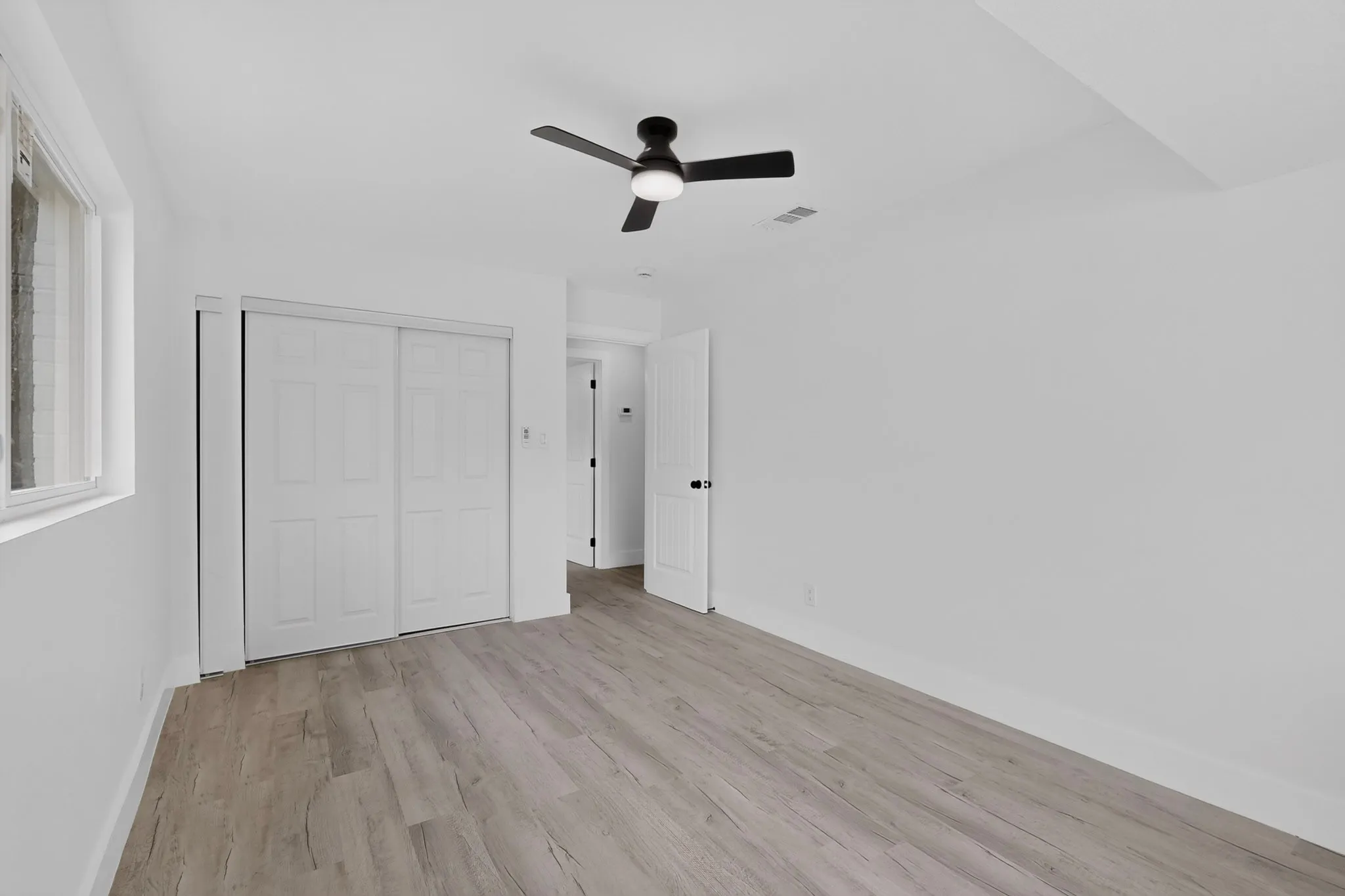 Single Family Residence For Sale in Dallas County , 6208 Fenway Street, Dallas, Texas 75217, 4 Bedroom, 3 Bathroom, Garage spaces, 1,835 Sqft, built in 1963, mls#21330324, Real Estate Agent in Dallas, Homes For Sale in Dallas county, Homes For Sale in Dallas, Realtor in Dallas Texas, Real Estate Brokerage Independent Realty Texas, Luminita Cordes Realtor