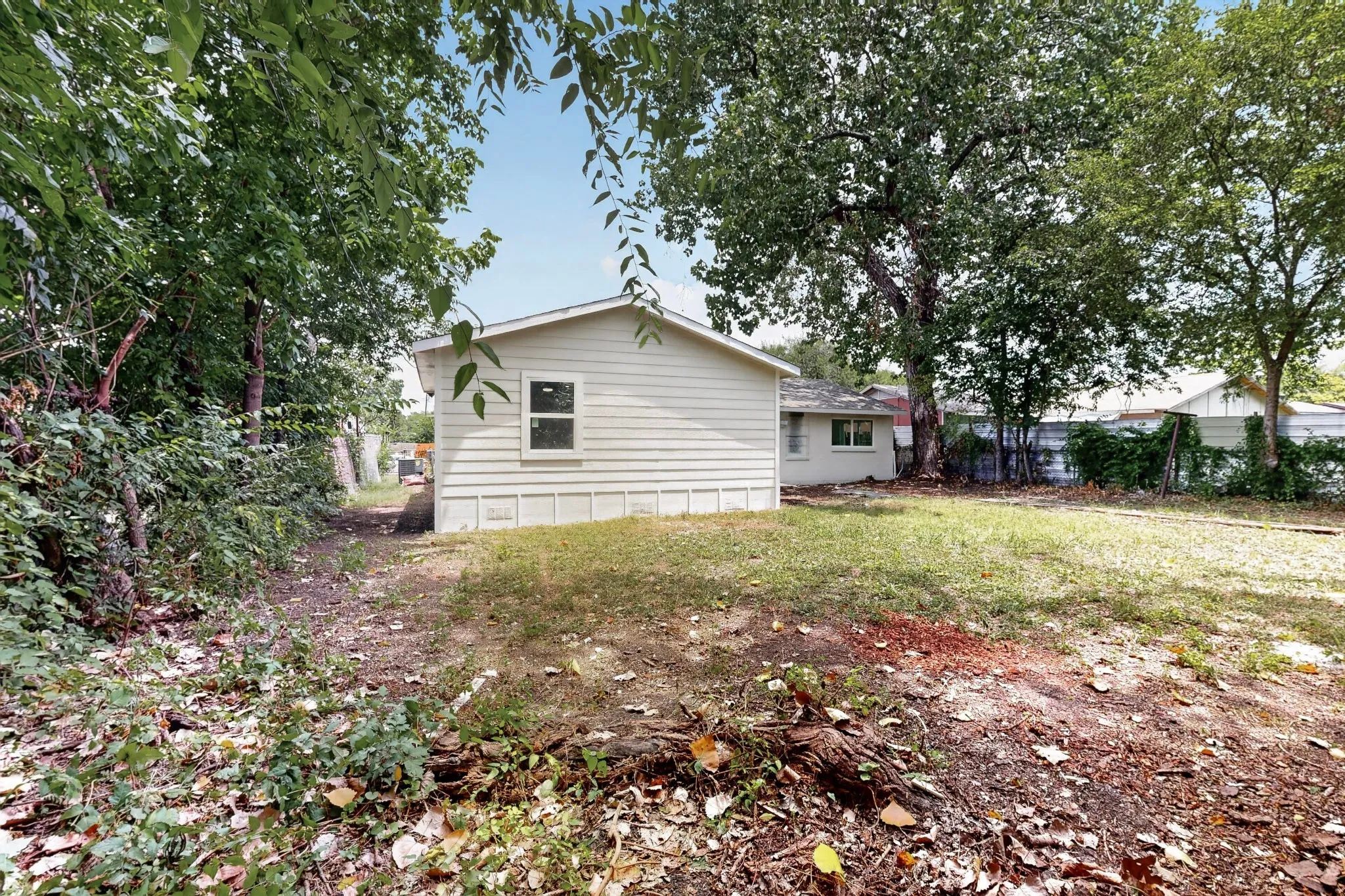 Single Family Residence For Sale in Dallas County , 6208 Fenway Street, Dallas, Texas 75217, 4 Bedroom, 3 Bathroom, Garage spaces, 1,835 Sqft, built in 1963, mls#21330324, Real Estate Agent in Dallas, Homes For Sale in Dallas county, Homes For Sale in Dallas, Realtor in Dallas Texas, Real Estate Brokerage Independent Realty Texas, Luminita Cordes Realtor