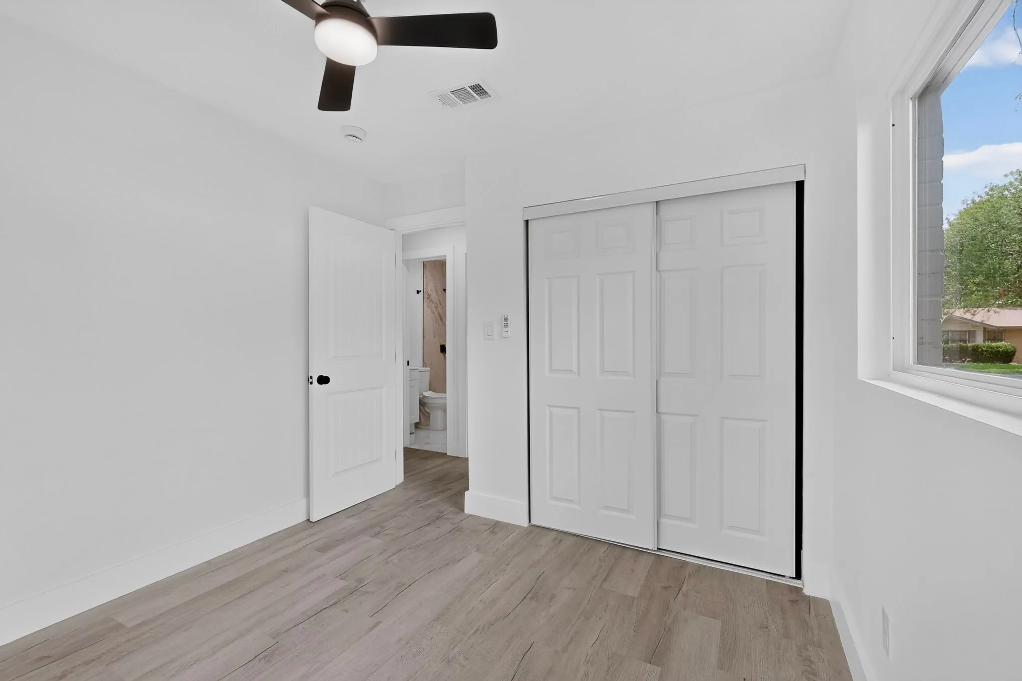 Single Family Residence For Sale in Dallas County , 6208 Fenway Street, Dallas, Texas 75217, 4 Bedroom, 3 Bathroom, Garage spaces, 1,835 Sqft, built in 1963, mls#21330324, Real Estate Agent in Dallas, Homes For Sale in Dallas county, Homes For Sale in Dallas, Realtor in Dallas Texas, Real Estate Brokerage Independent Realty Texas, Luminita Cordes Realtor