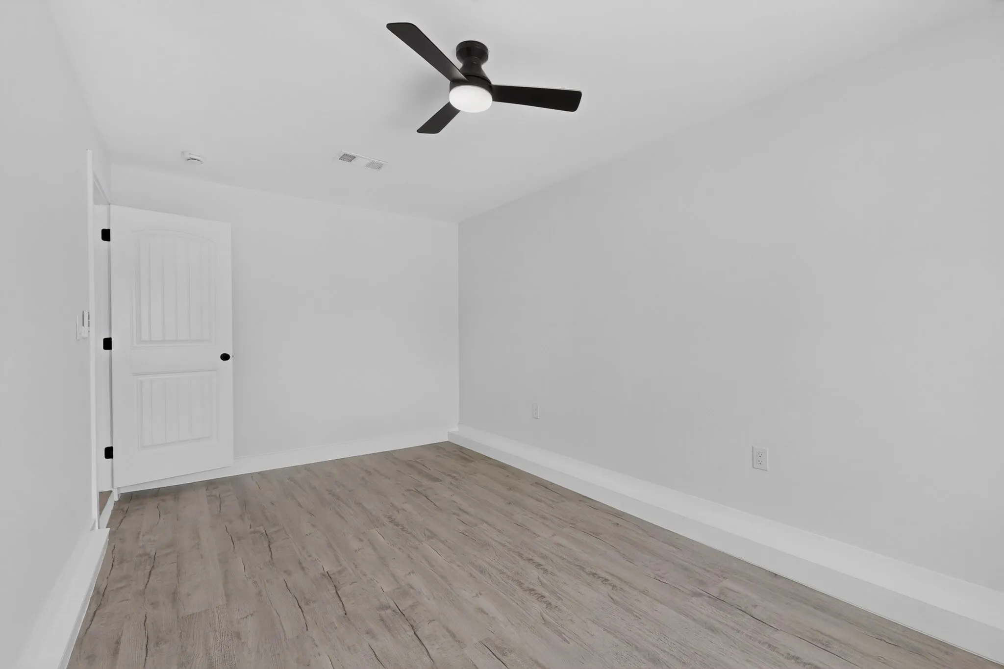 Single Family Residence For Sale in Dallas County , 6208 Fenway Street, Dallas, Texas 75217, 4 Bedroom, 3 Bathroom, Garage spaces, 1,835 Sqft, built in 1963, mls#21330324, Real Estate Agent in Dallas, Homes For Sale in Dallas county, Homes For Sale in Dallas, Realtor in Dallas Texas, Real Estate Brokerage Independent Realty Texas, Luminita Cordes Realtor