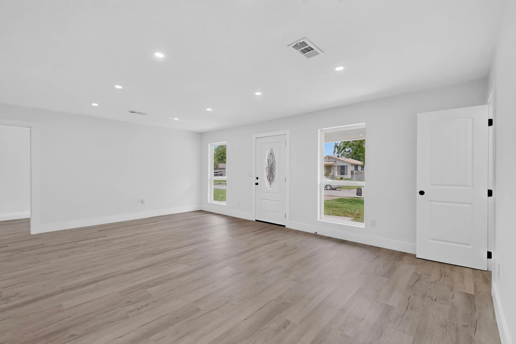 Single Family Residence For Sale in Dallas County , 6208 Fenway Street, Dallas, Texas 75217, 4 Bedroom, 3 Bathroom, Garage spaces, 1,835 Sqft, built in 1963, mls#21330324, Real Estate Agent in Dallas, Homes For Sale in Dallas county, Homes For Sale in Dallas, Realtor in Dallas Texas, Real Estate Brokerage Independent Realty Texas, Luminita Cordes Realtor